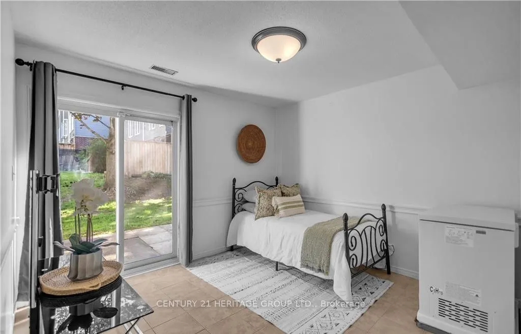 52 Harris Avenue #D