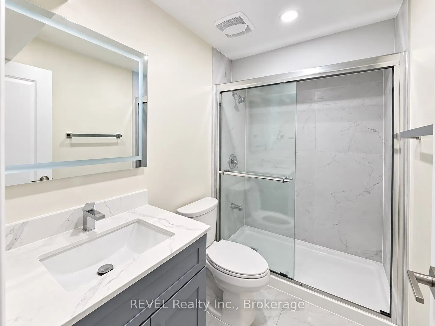 15 IRONWOOD Court #LOWER