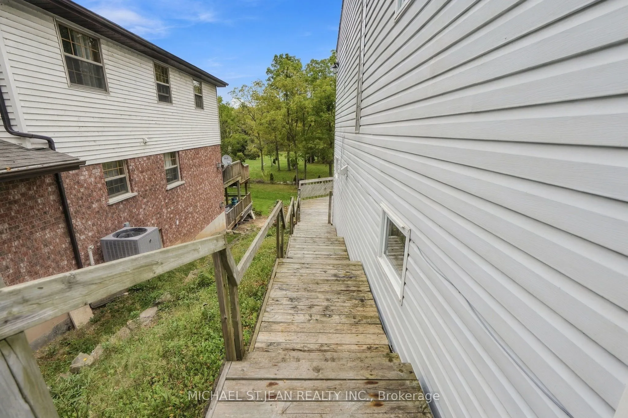 430 Winniett Street