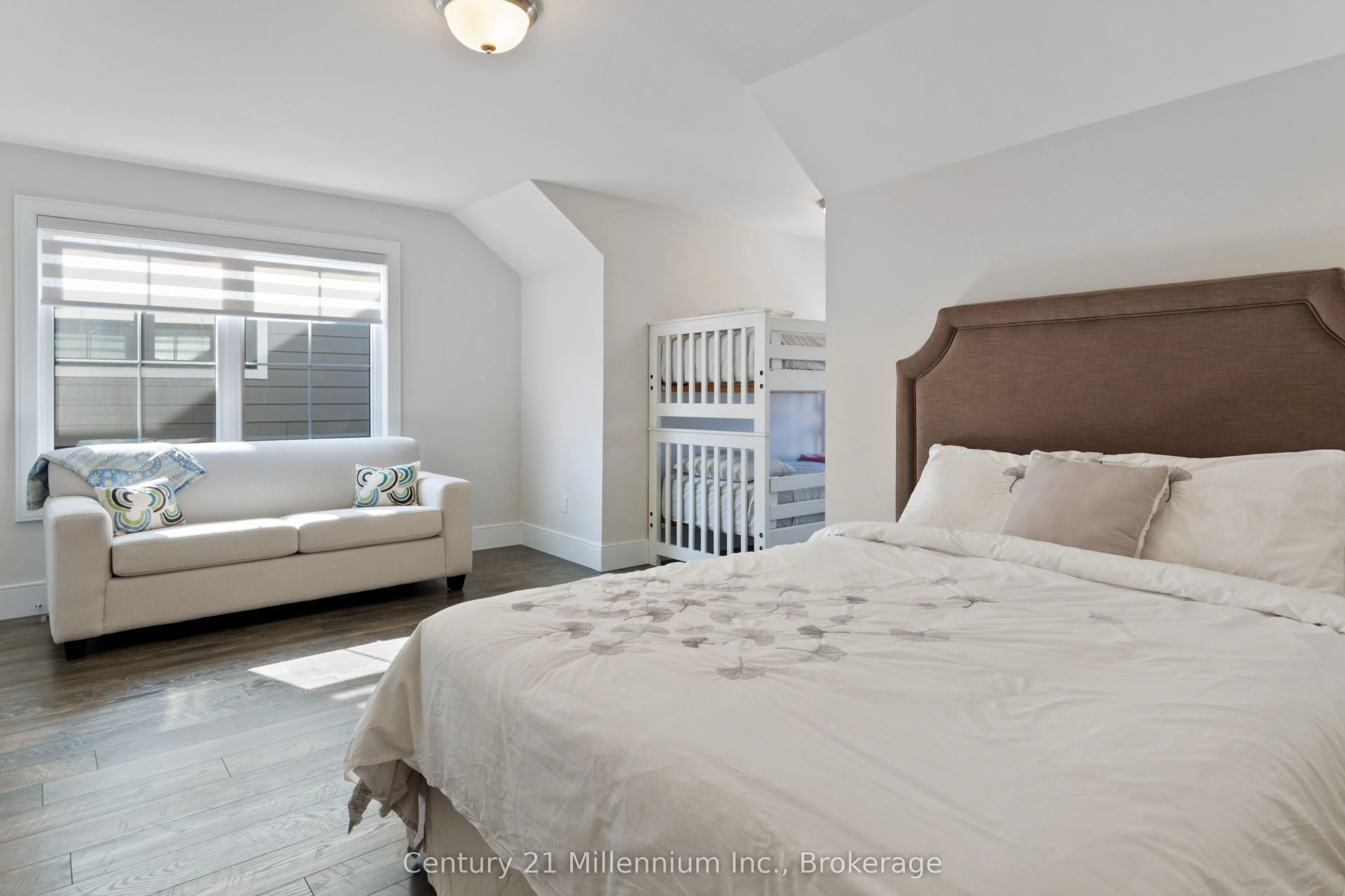 341 Yellow Birch Crescent