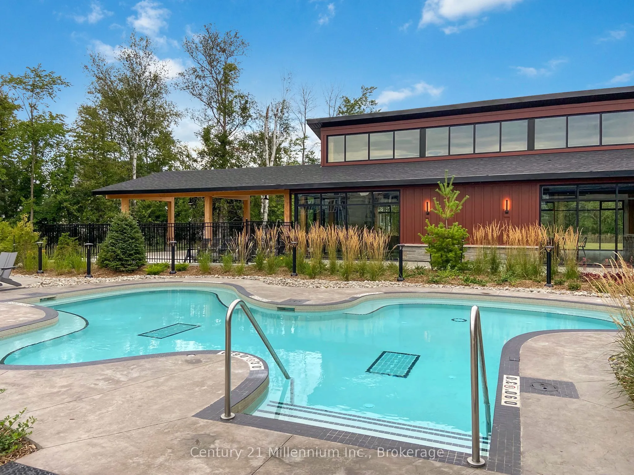 341 Yellow Birch Crescent