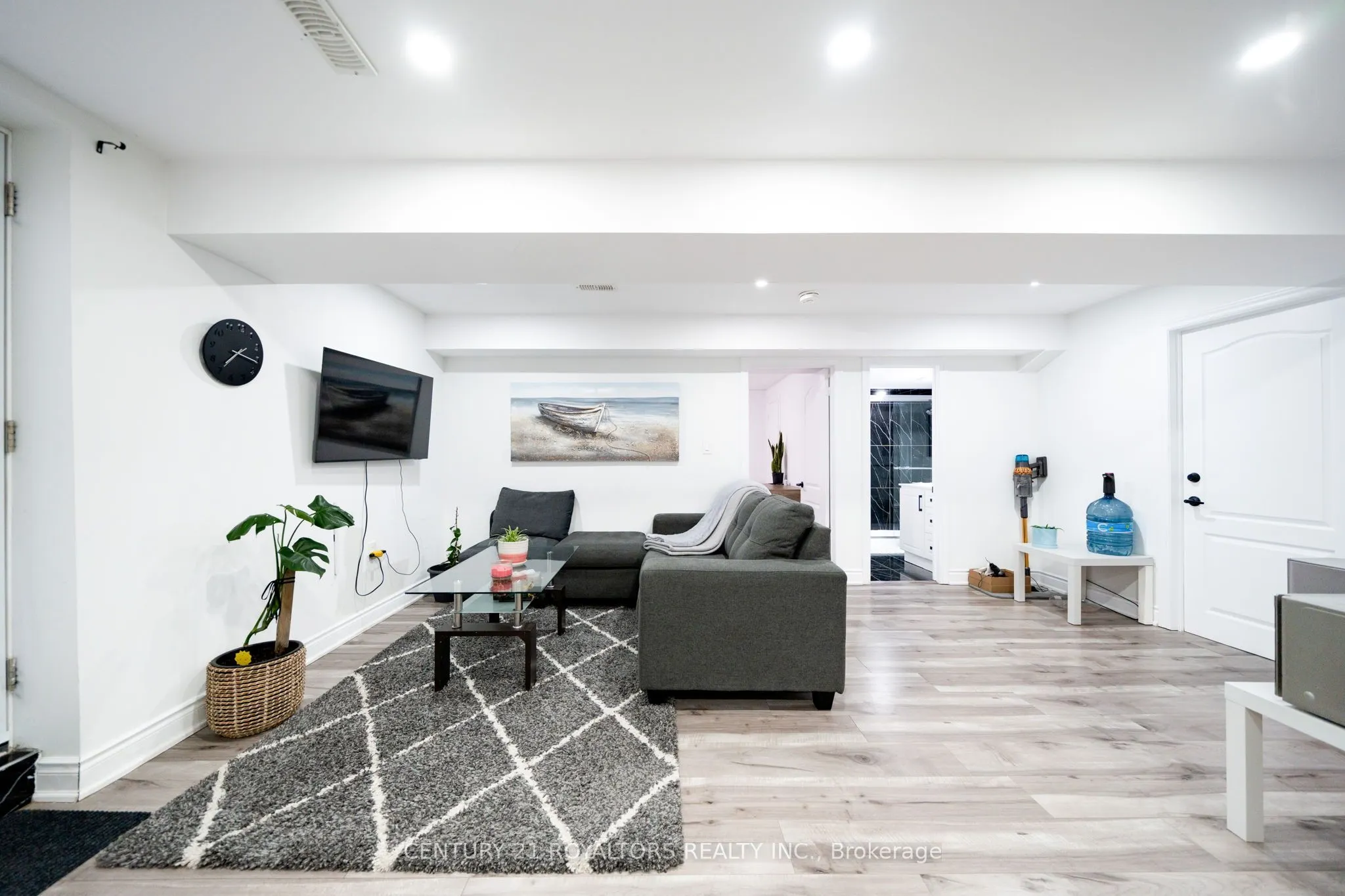 444 Thomas Slee Drive