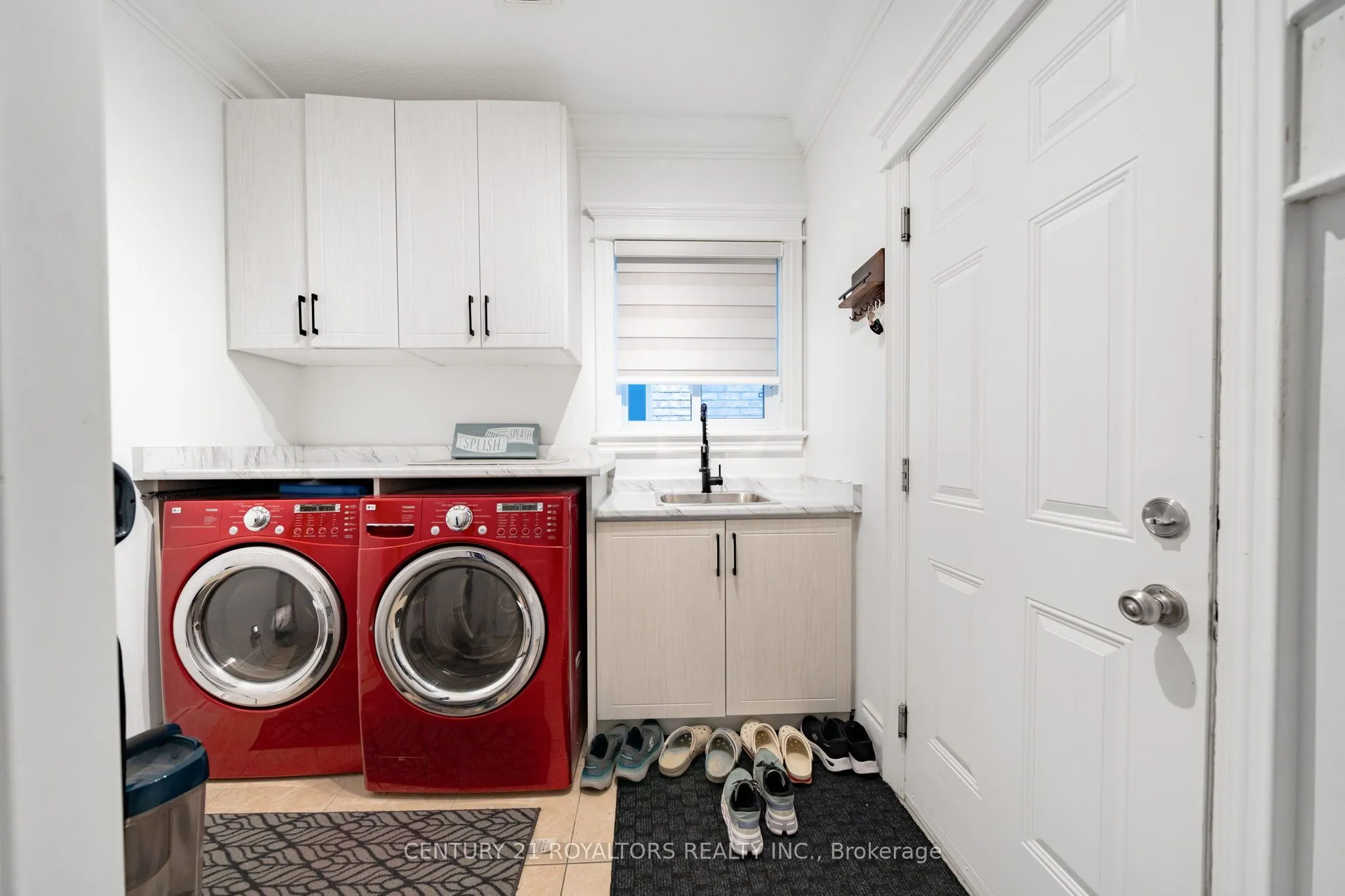 444 Thomas Slee Drive