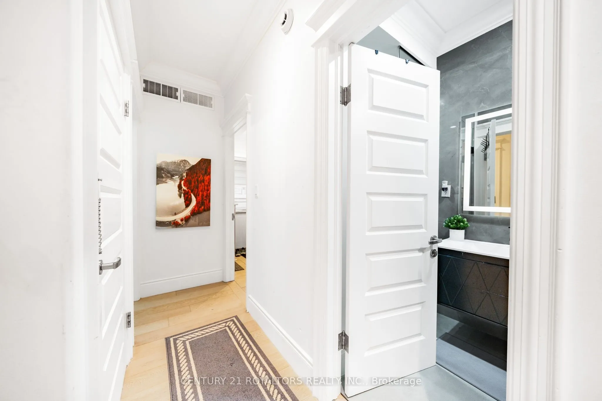 444 Thomas Slee Drive