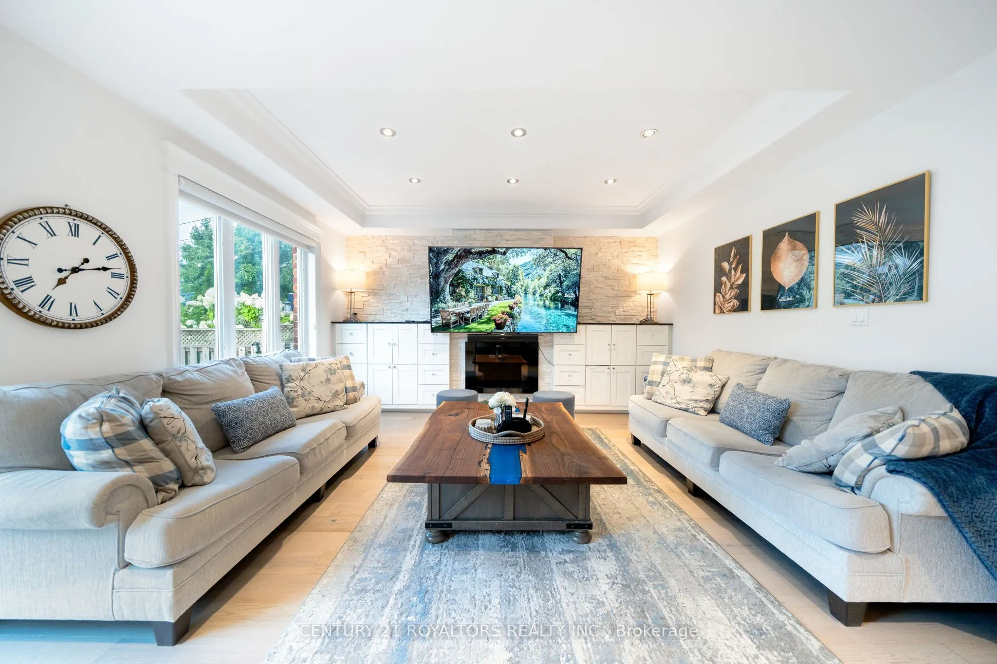 444 Thomas Slee Drive