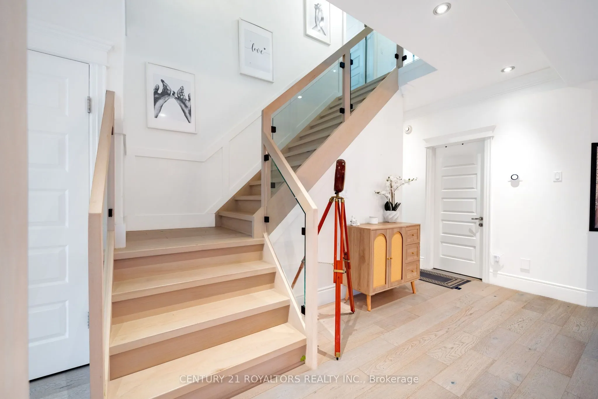 444 Thomas Slee Drive