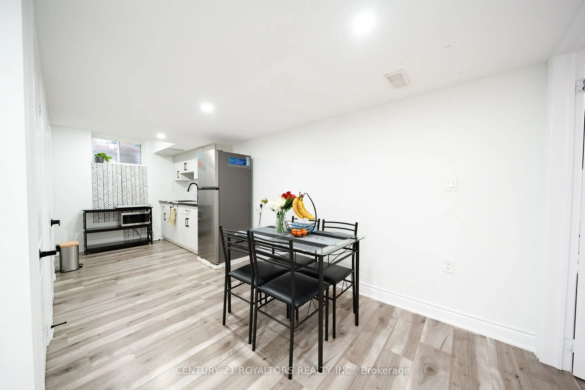 444 Thomas Slee Drive