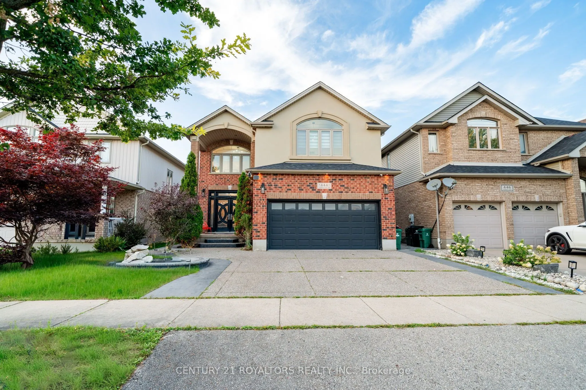 444 Thomas Slee Drive