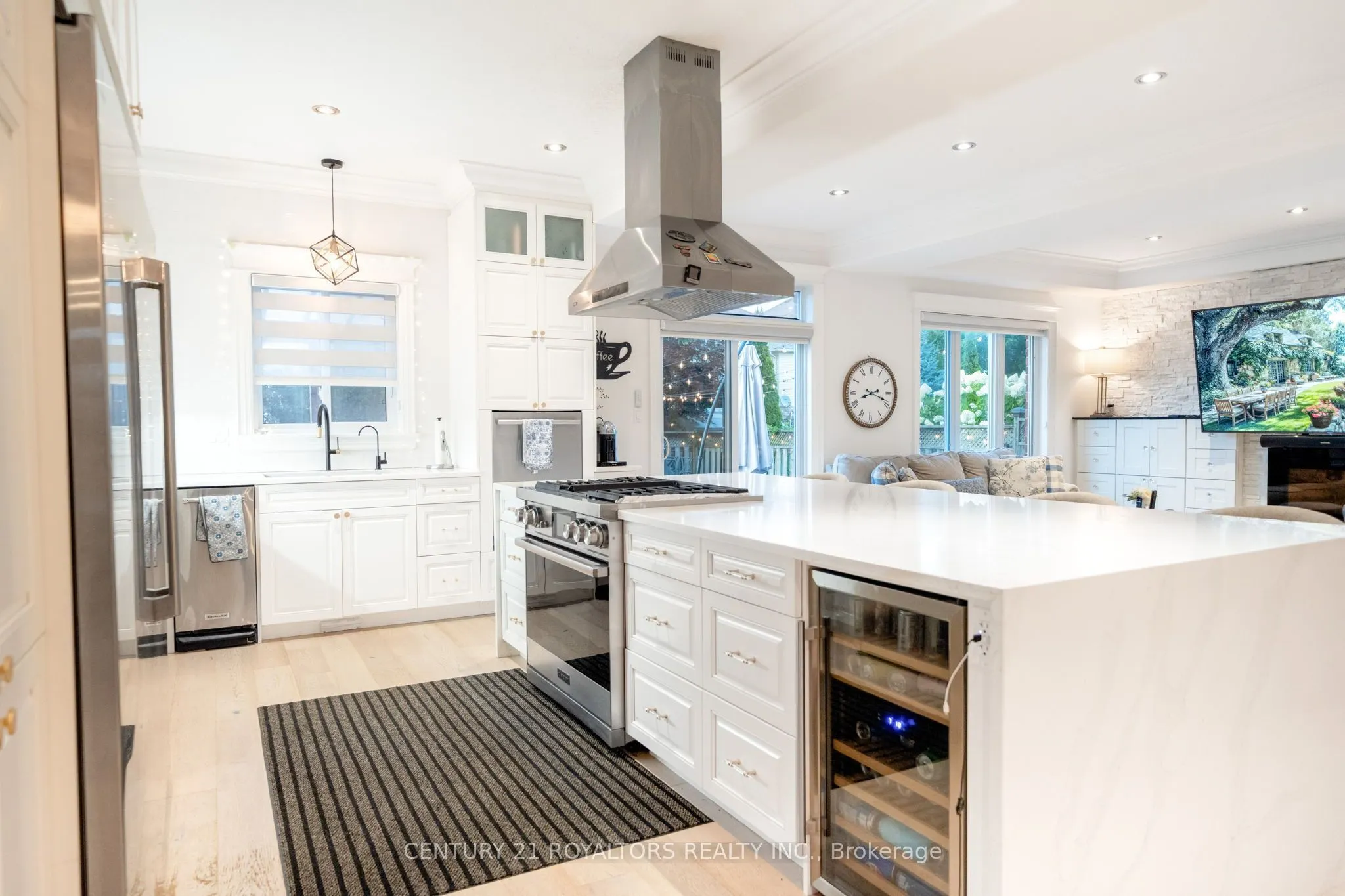 444 Thomas Slee Drive