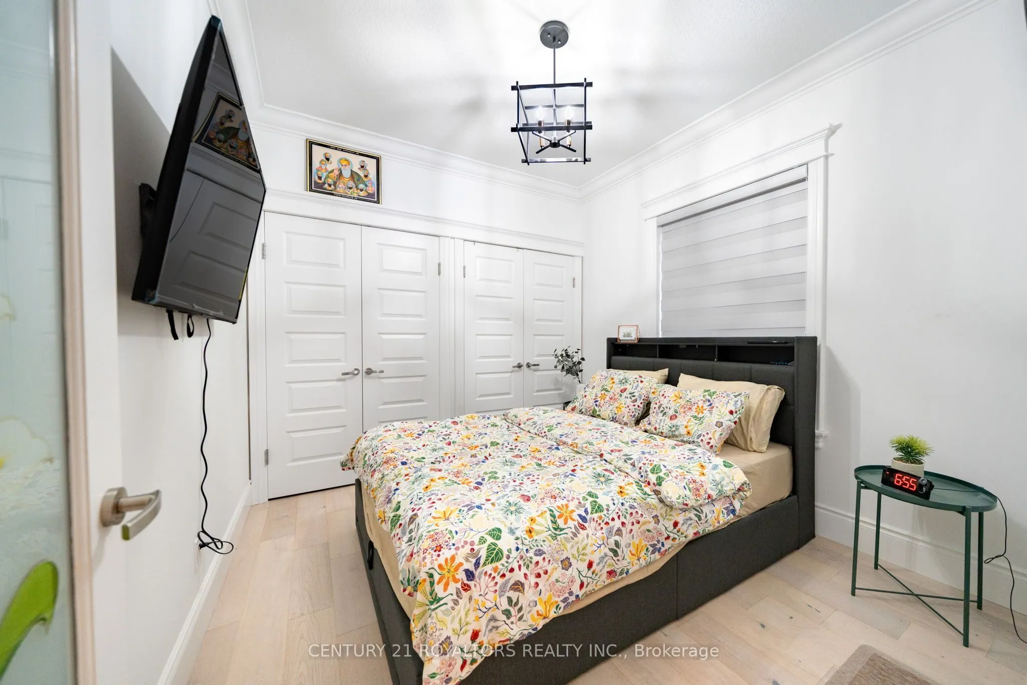 444 Thomas Slee Drive