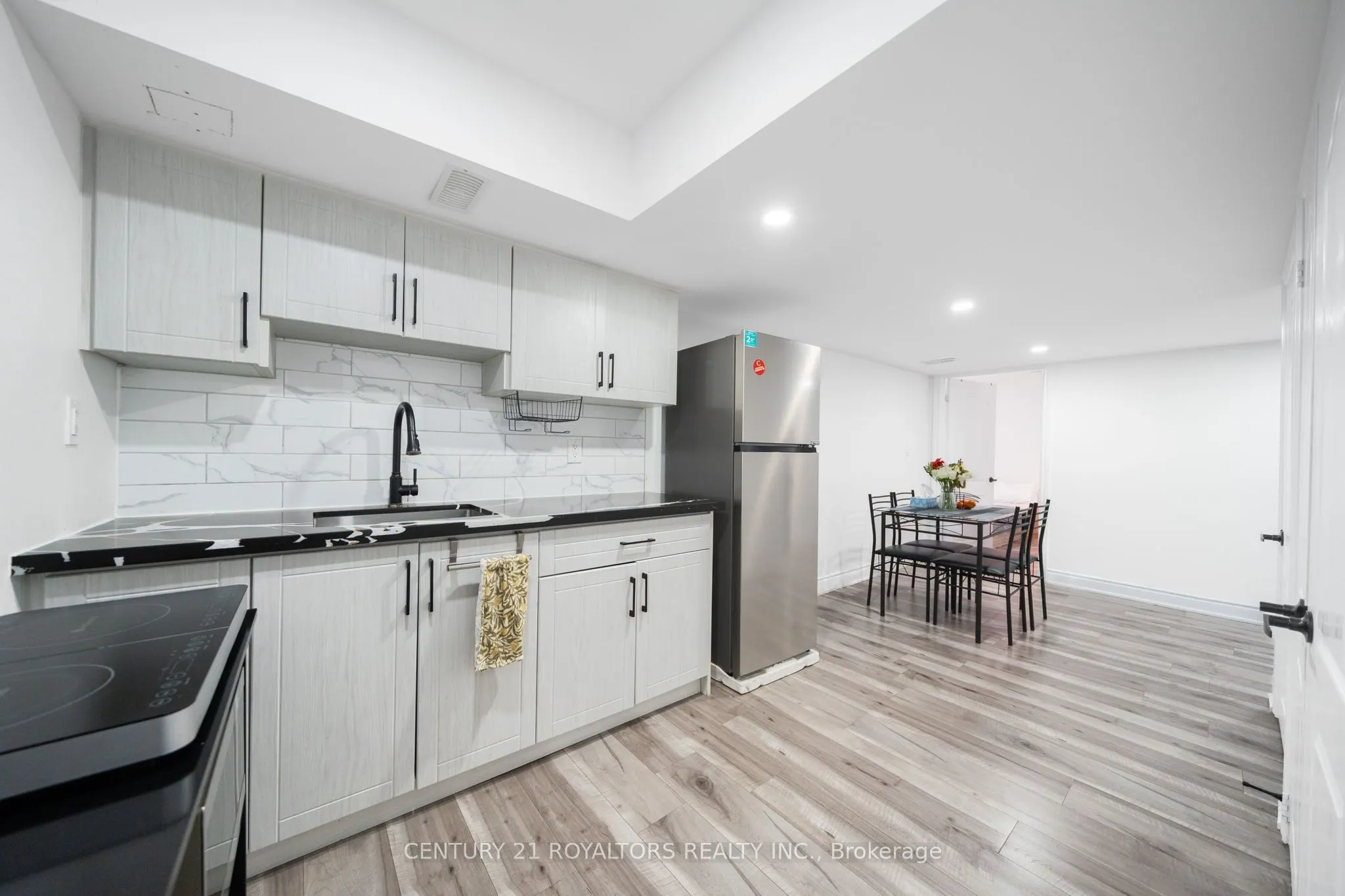 444 Thomas Slee Drive