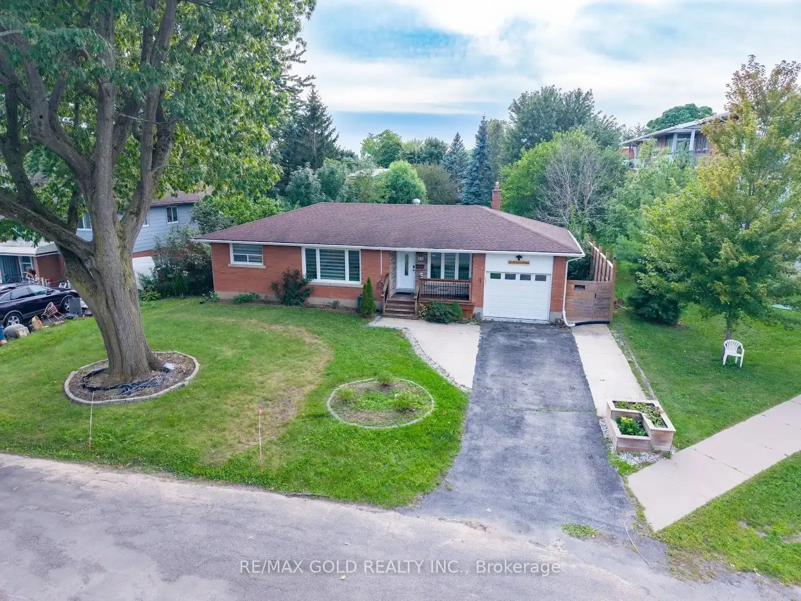 16 Braden Avenue