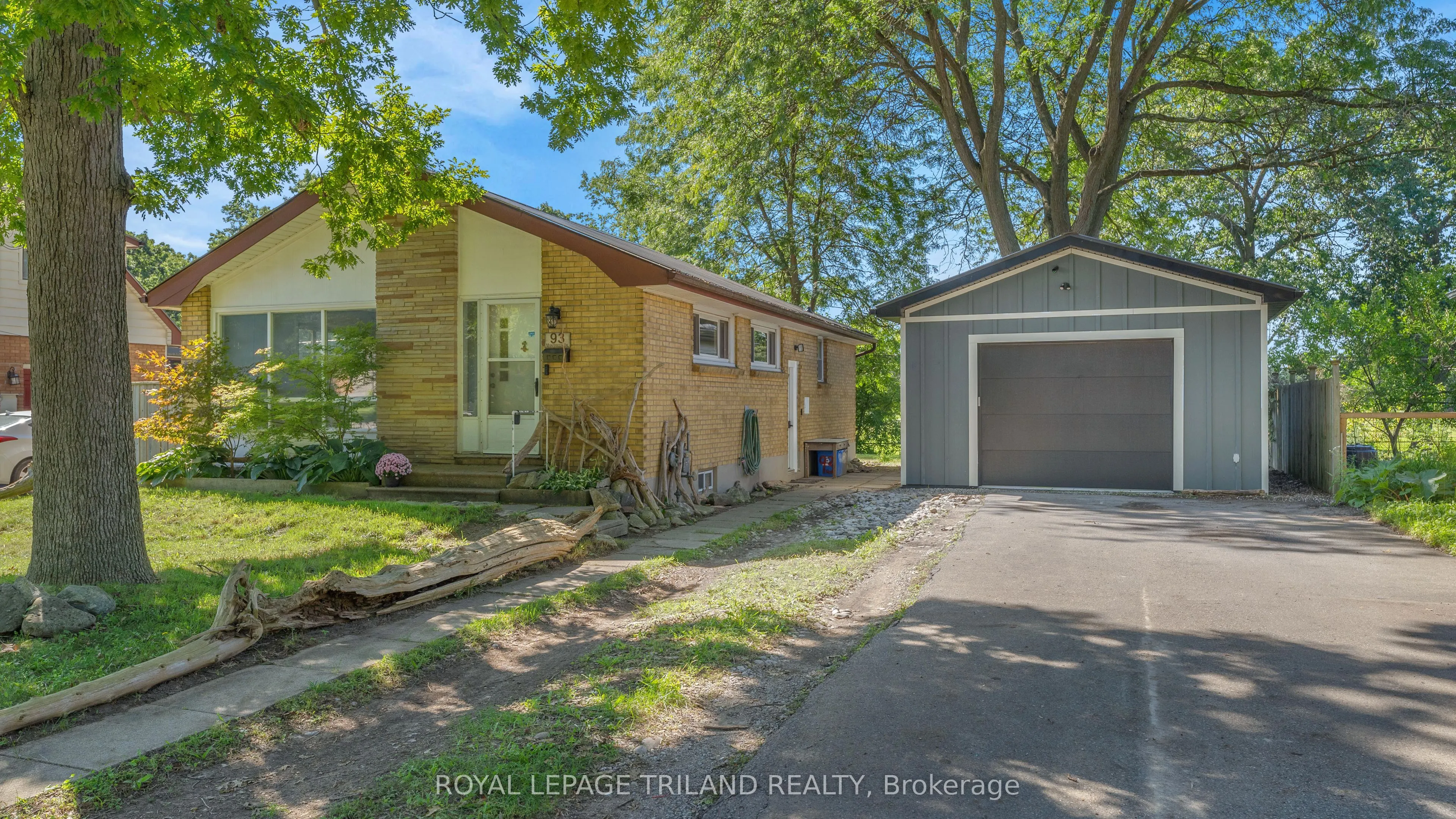 93 Manitoulin Drive