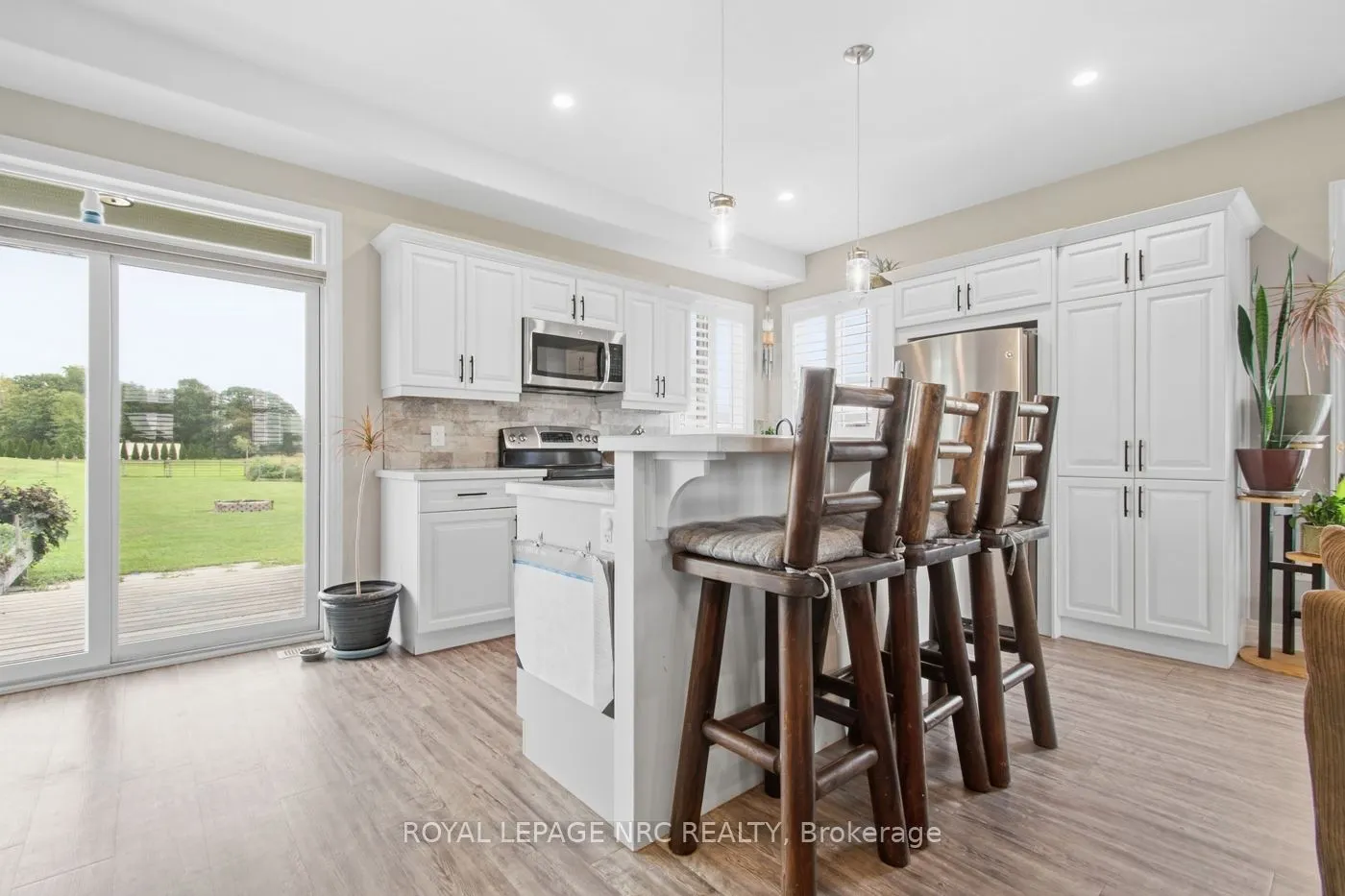 3711 WHITE Road