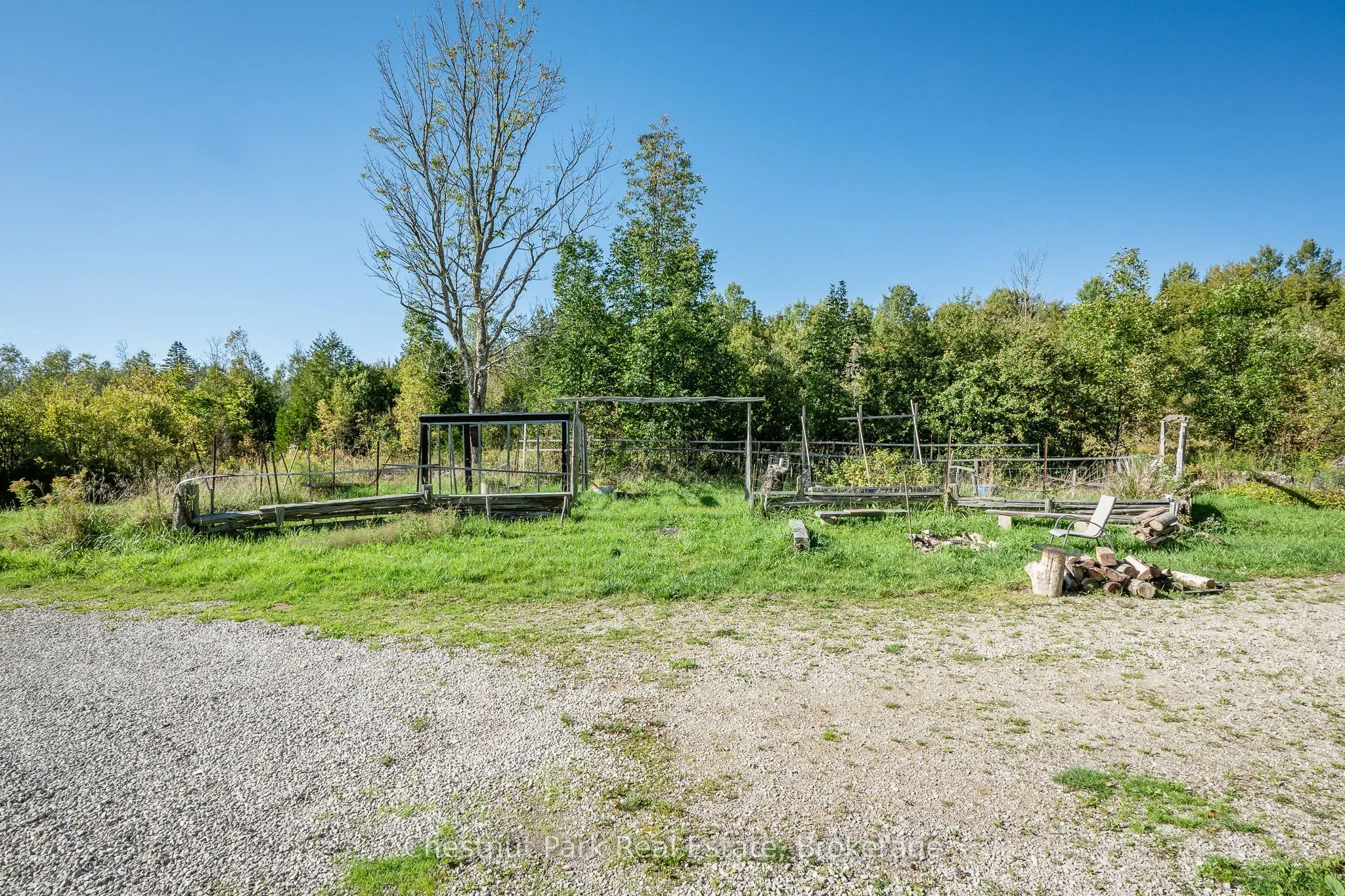 664 Bruce Road 9