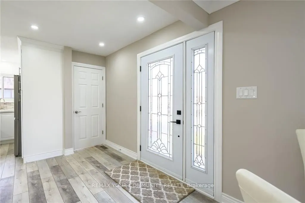 52 Elliott Avenue #Upper