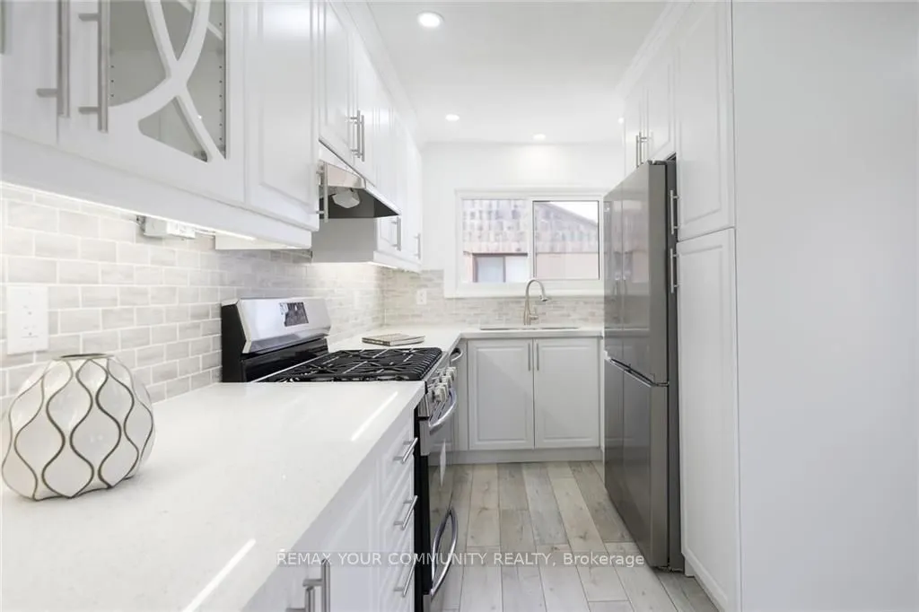 52 Elliott Avenue #Upper