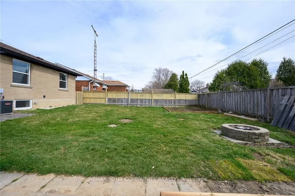52 Elliott Avenue #Upper