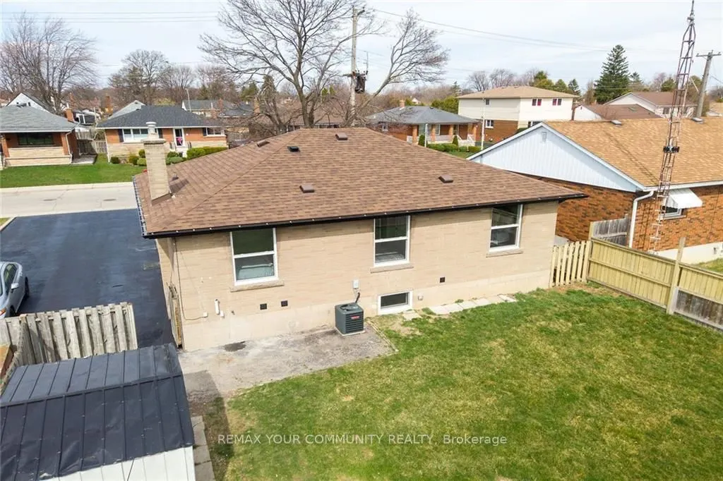 52 Elliott Avenue #Upper