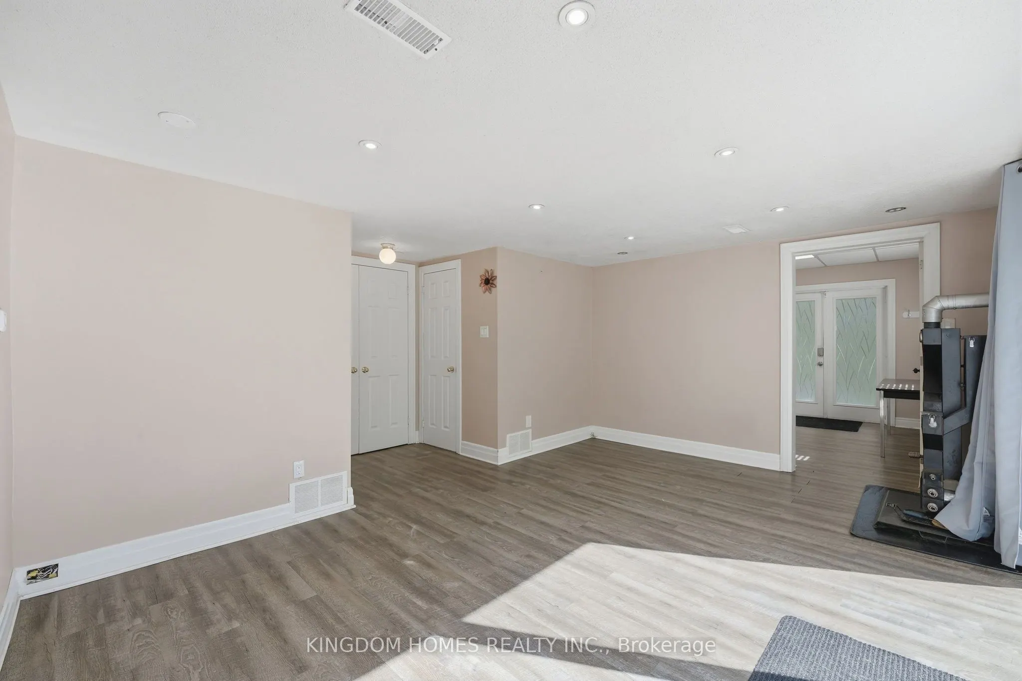 7 Shell Crescent