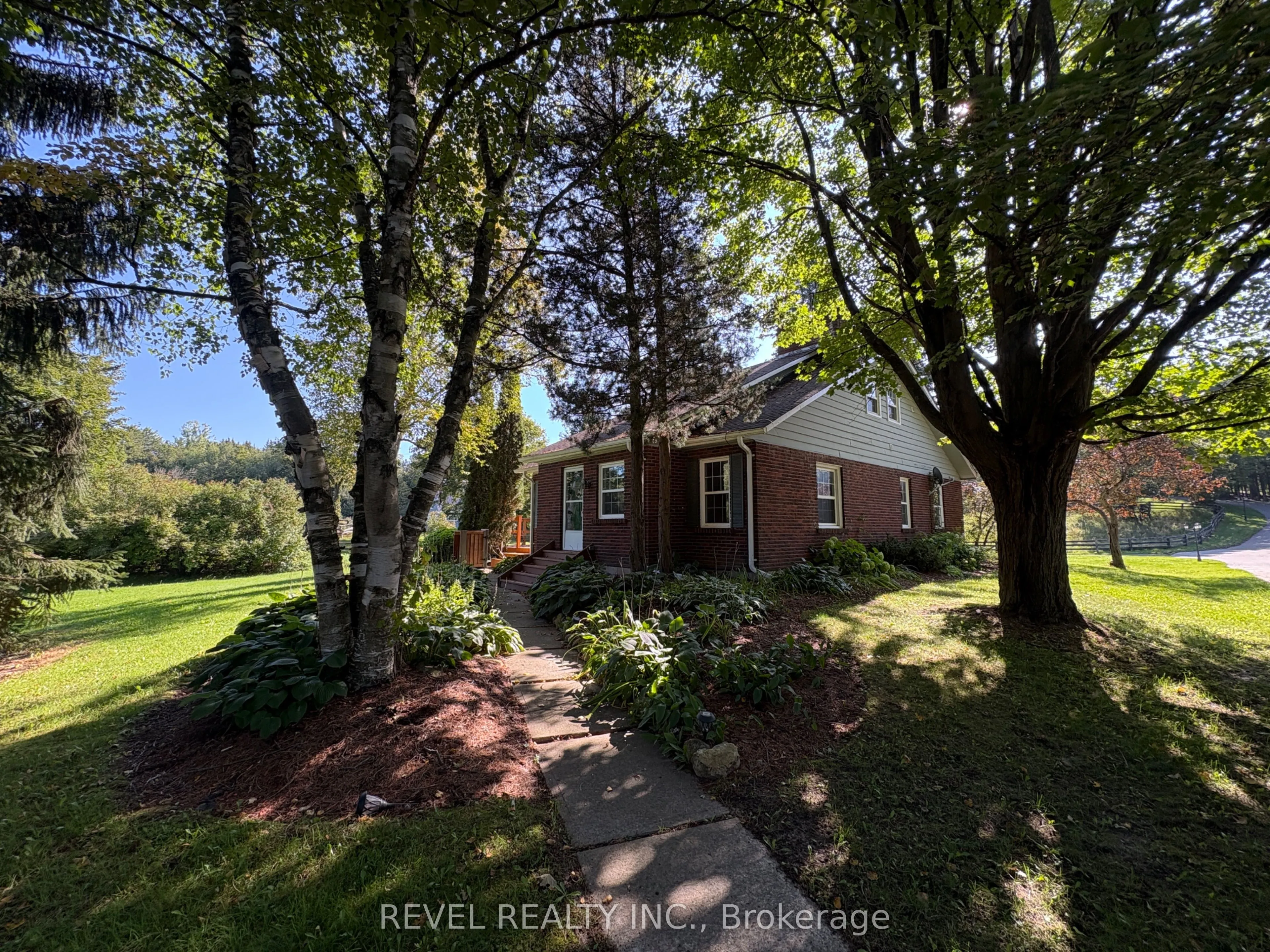 247154 5 Side Road