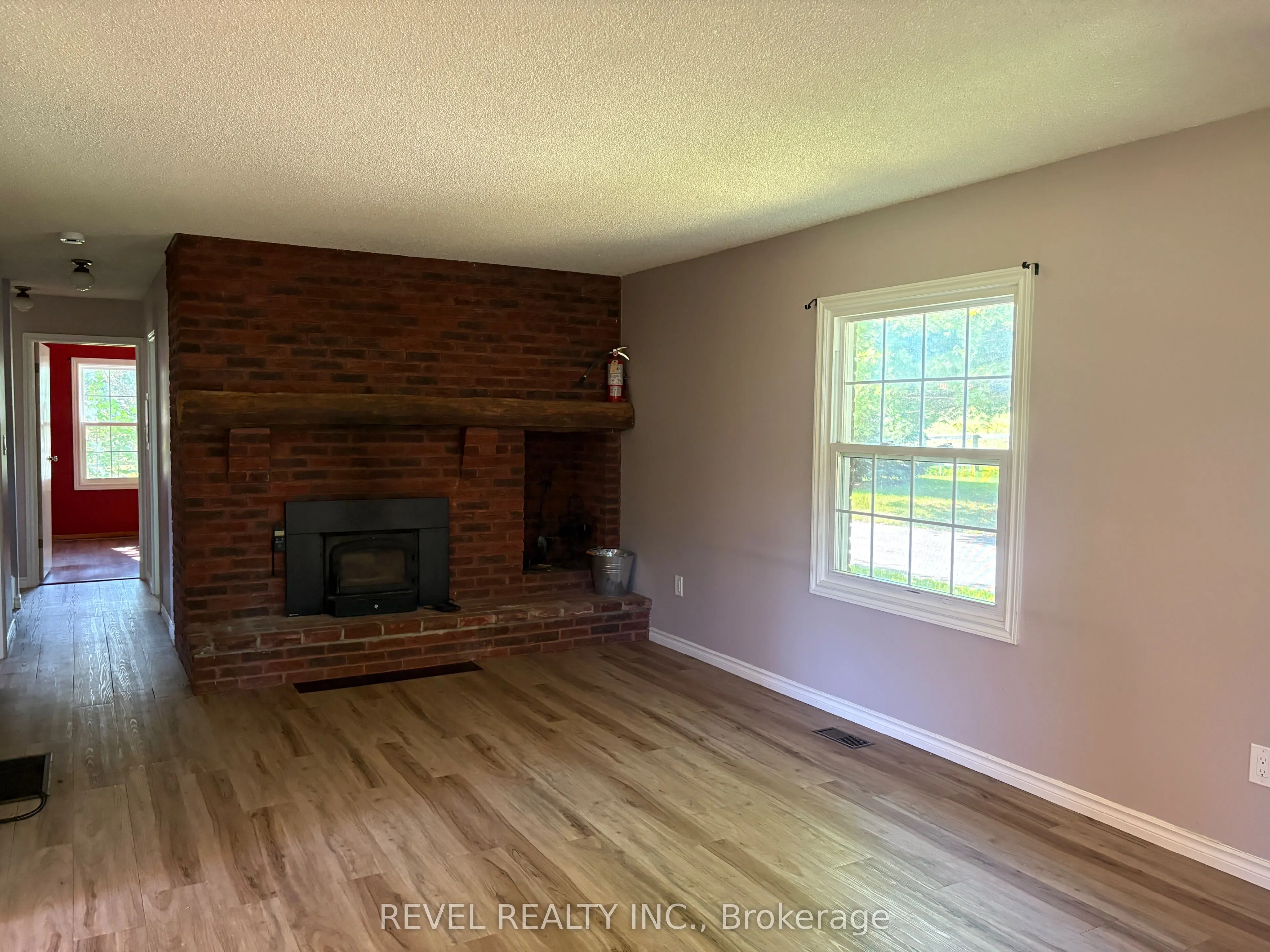 247154 5 Side Road