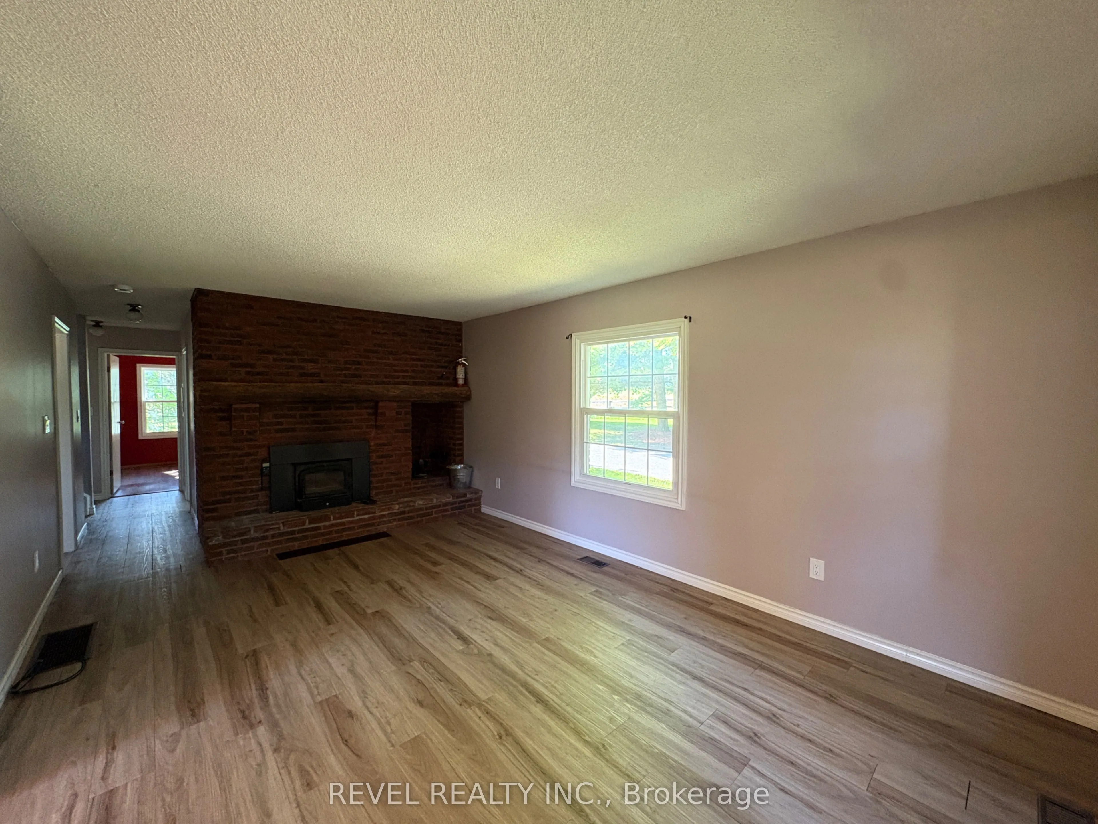 247154 5 Side Road