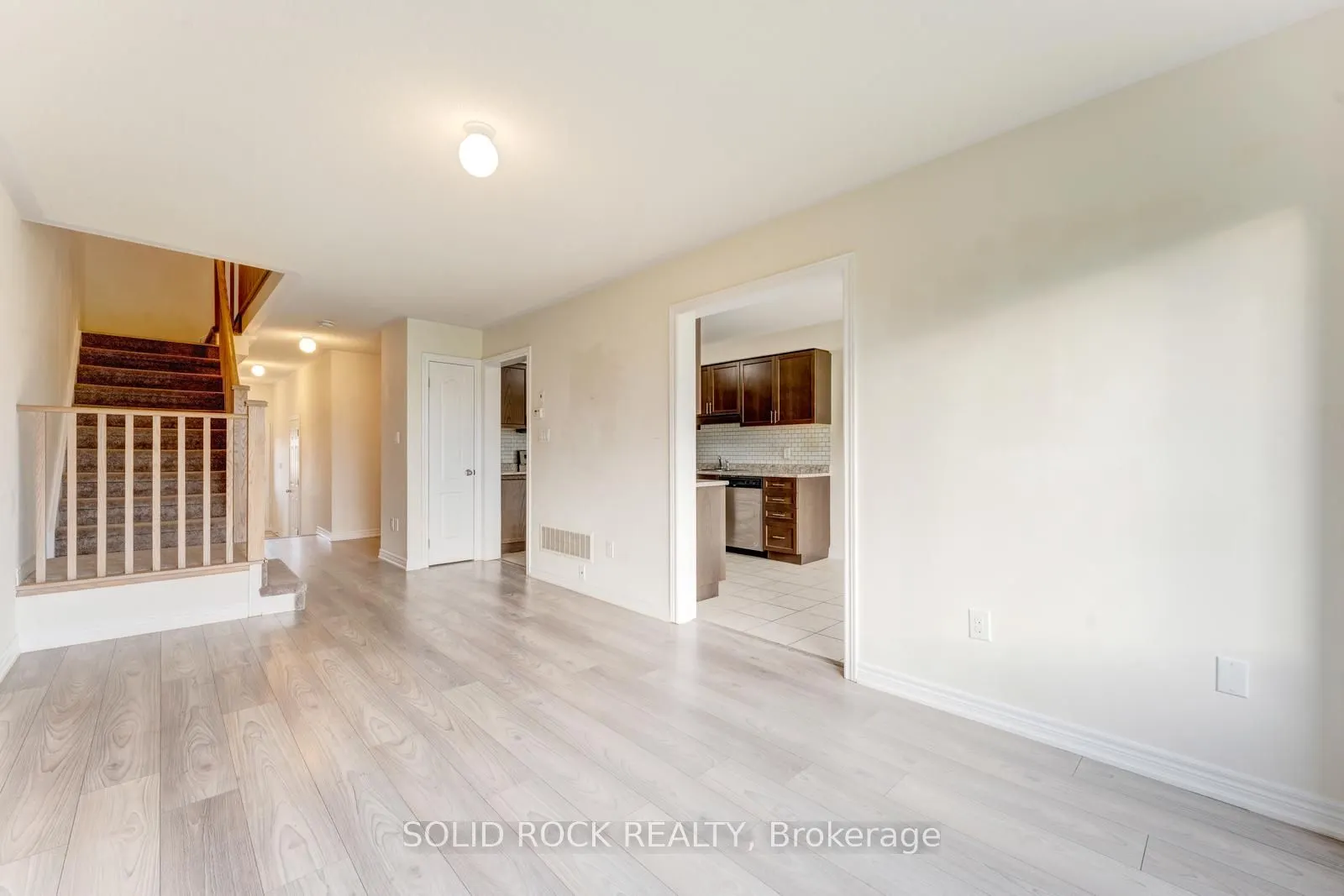 422 Krotz Street W