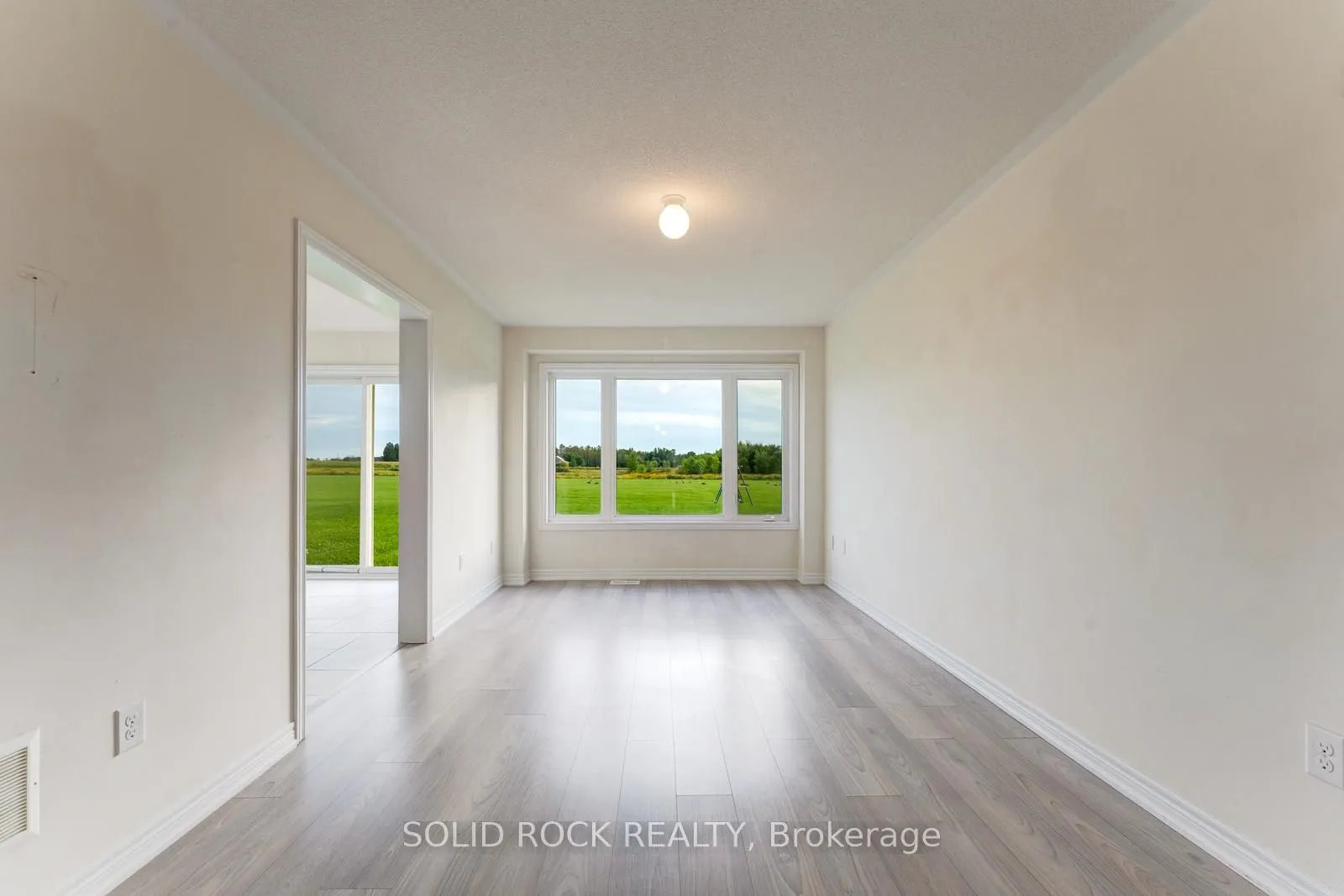 422 Krotz Street W