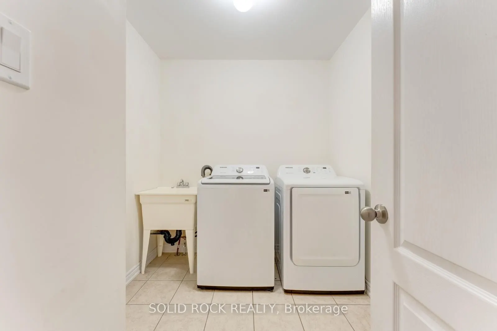 422 Krotz Street W