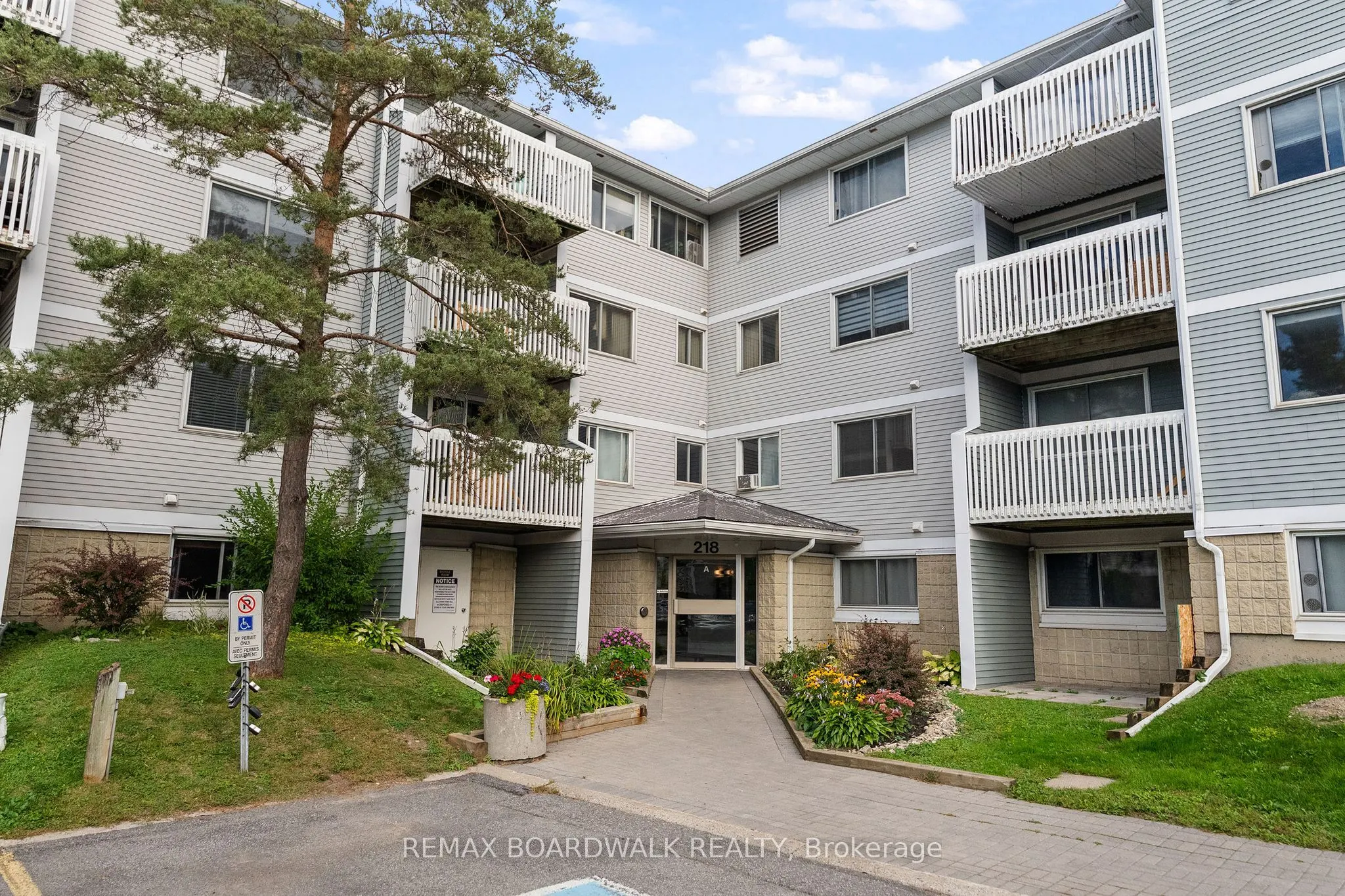 218 Viewmount Drive #308