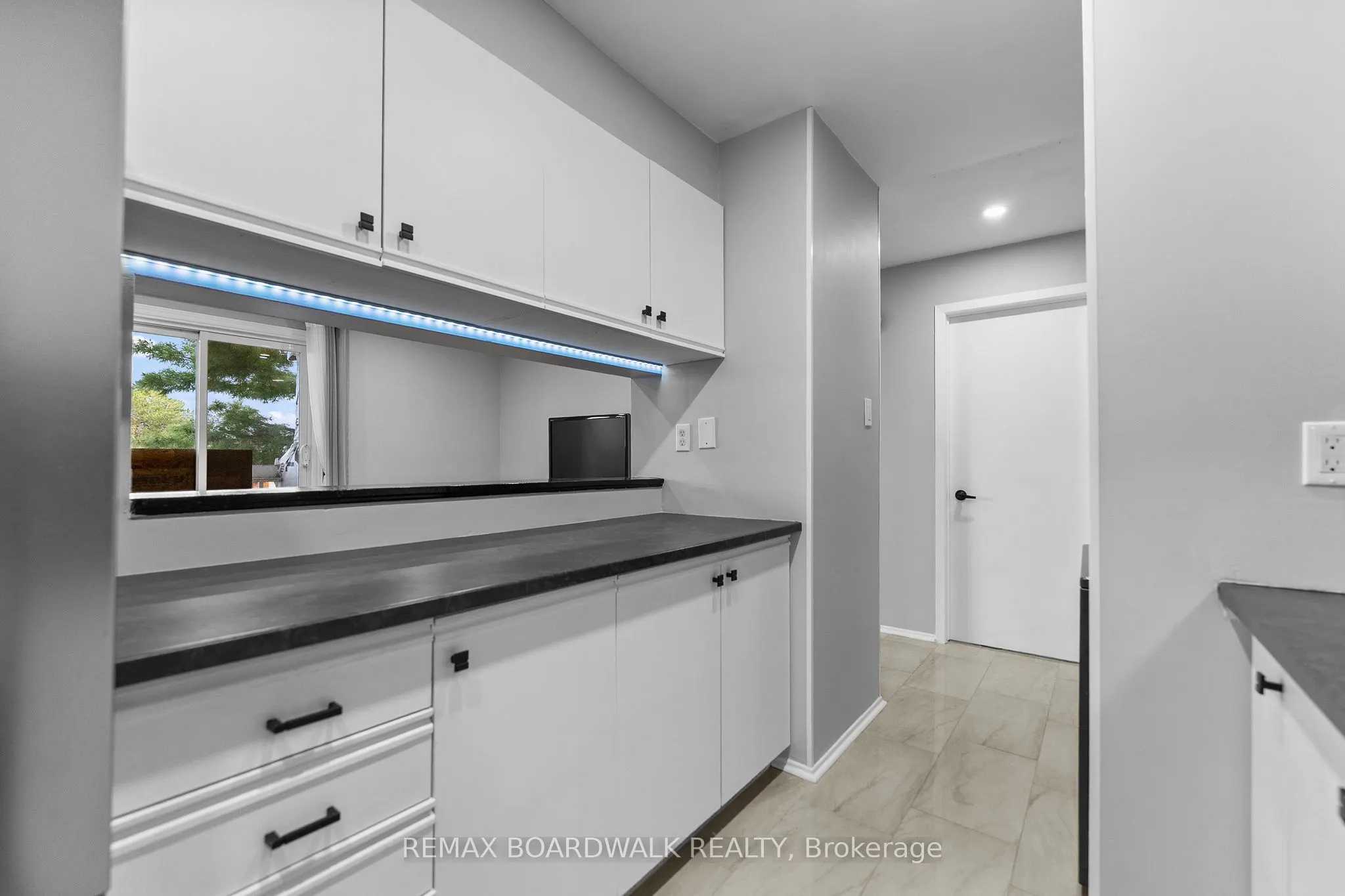 218 Viewmount Drive #308