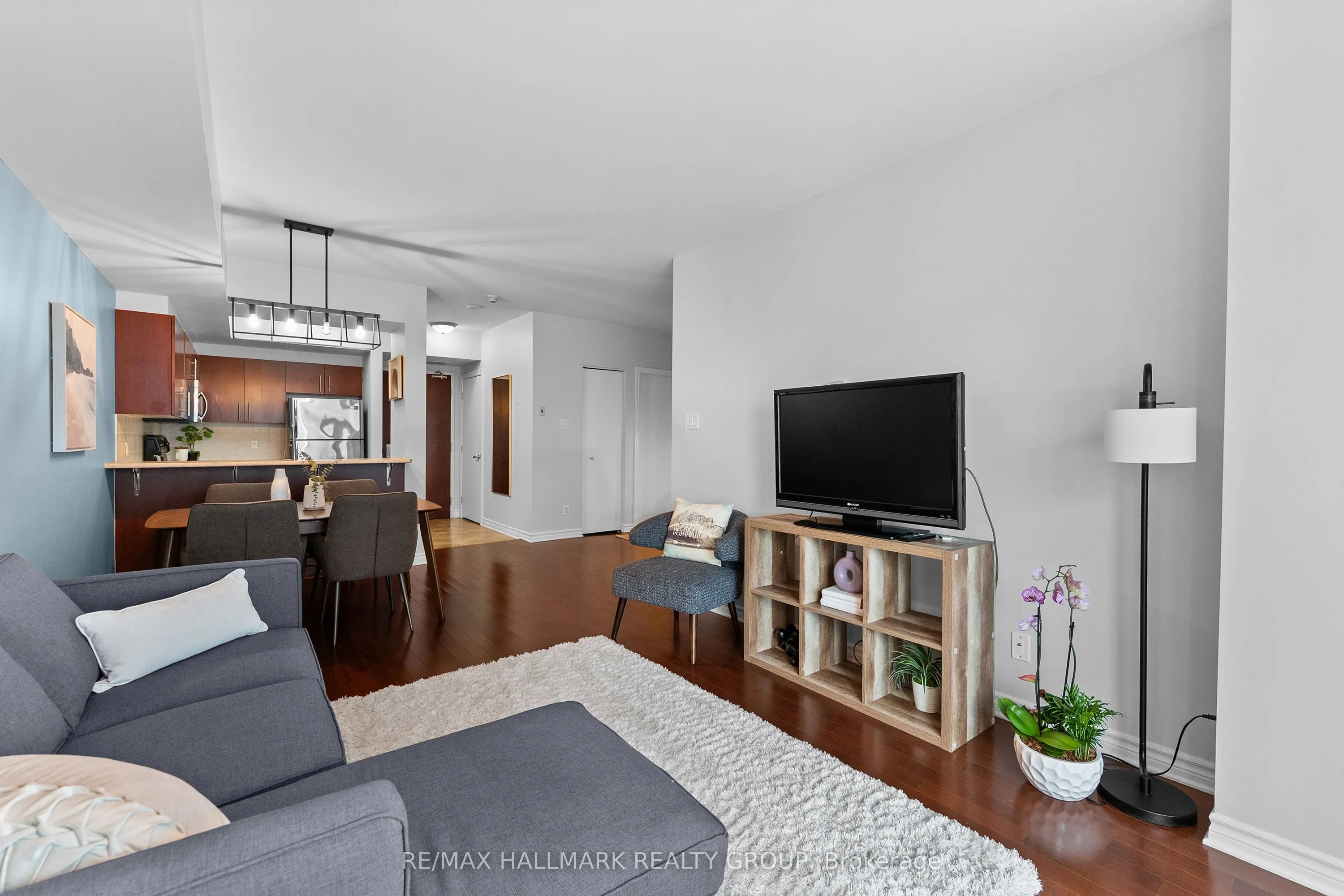 200 Rideau Street #1702