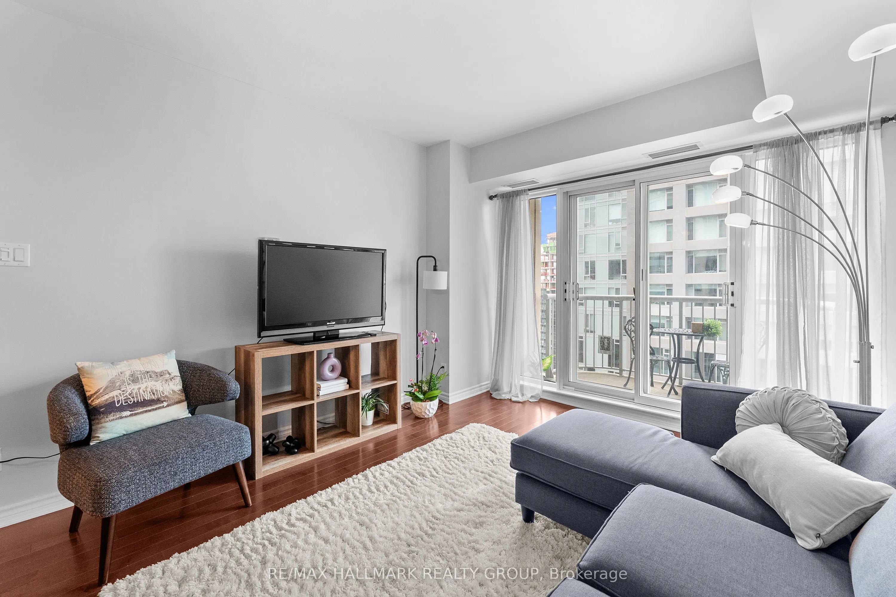 200 Rideau Street #1702