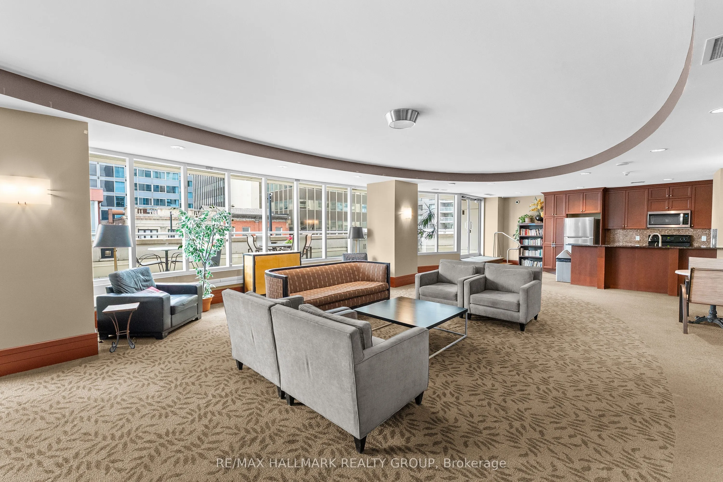200 Rideau Street #1702