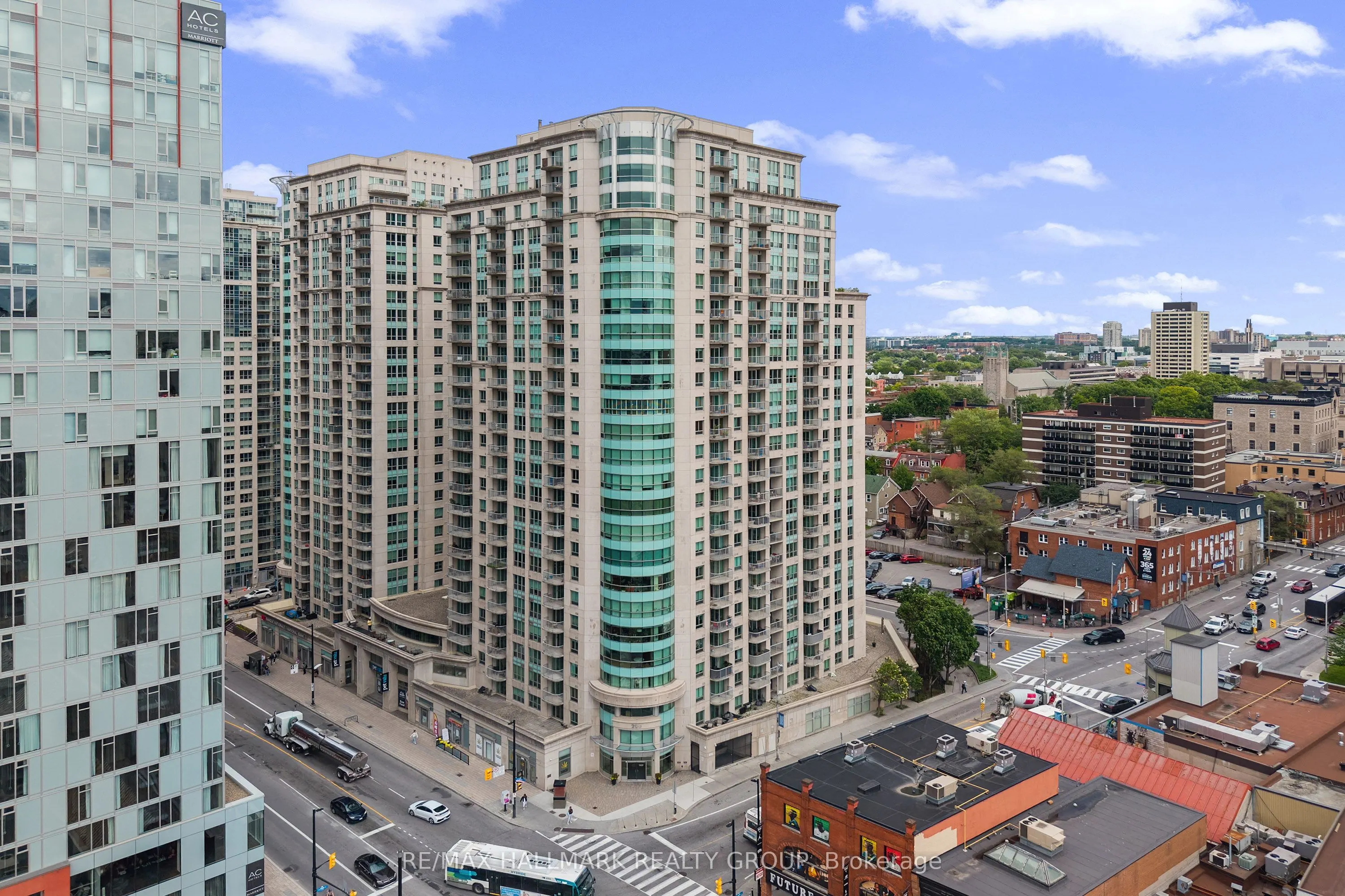 200 Rideau Street #1702