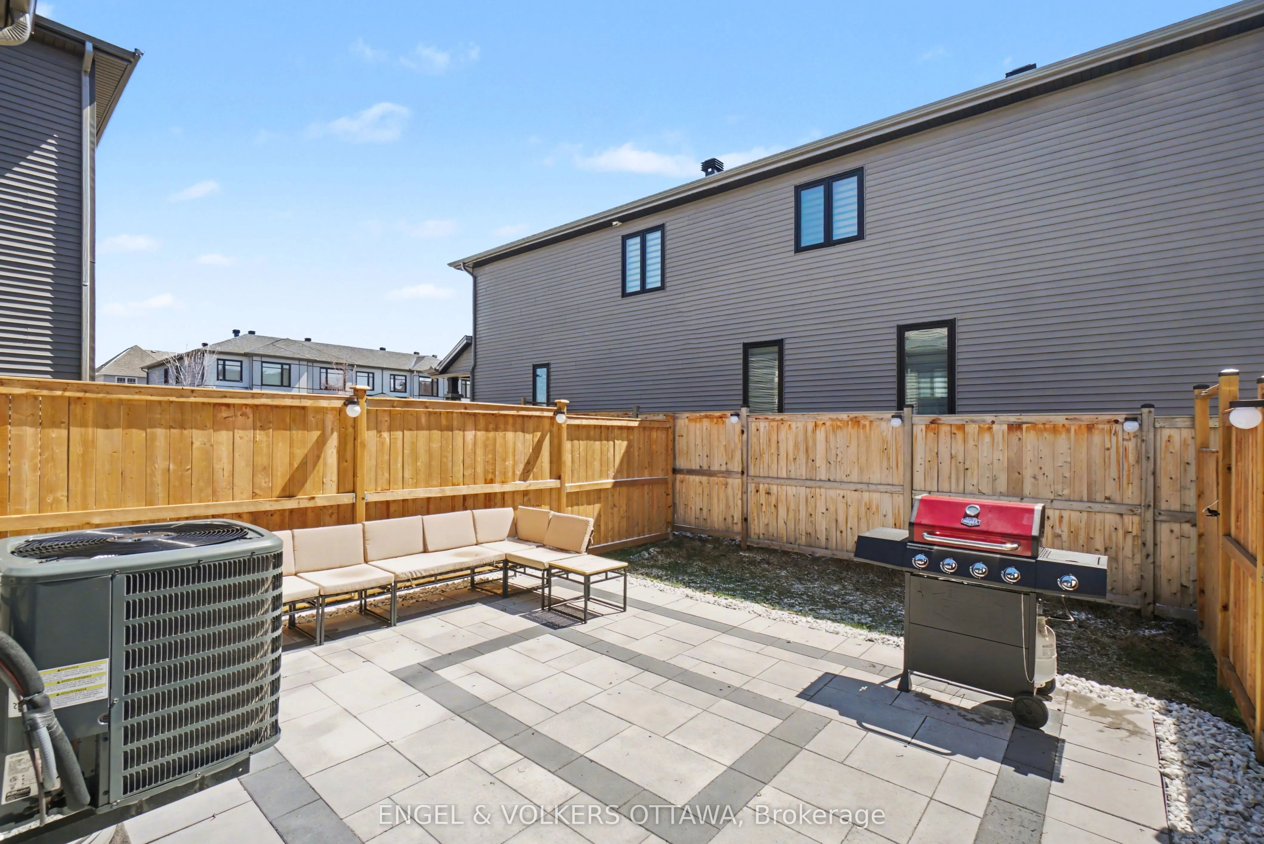 57 Mandevilla Crescent