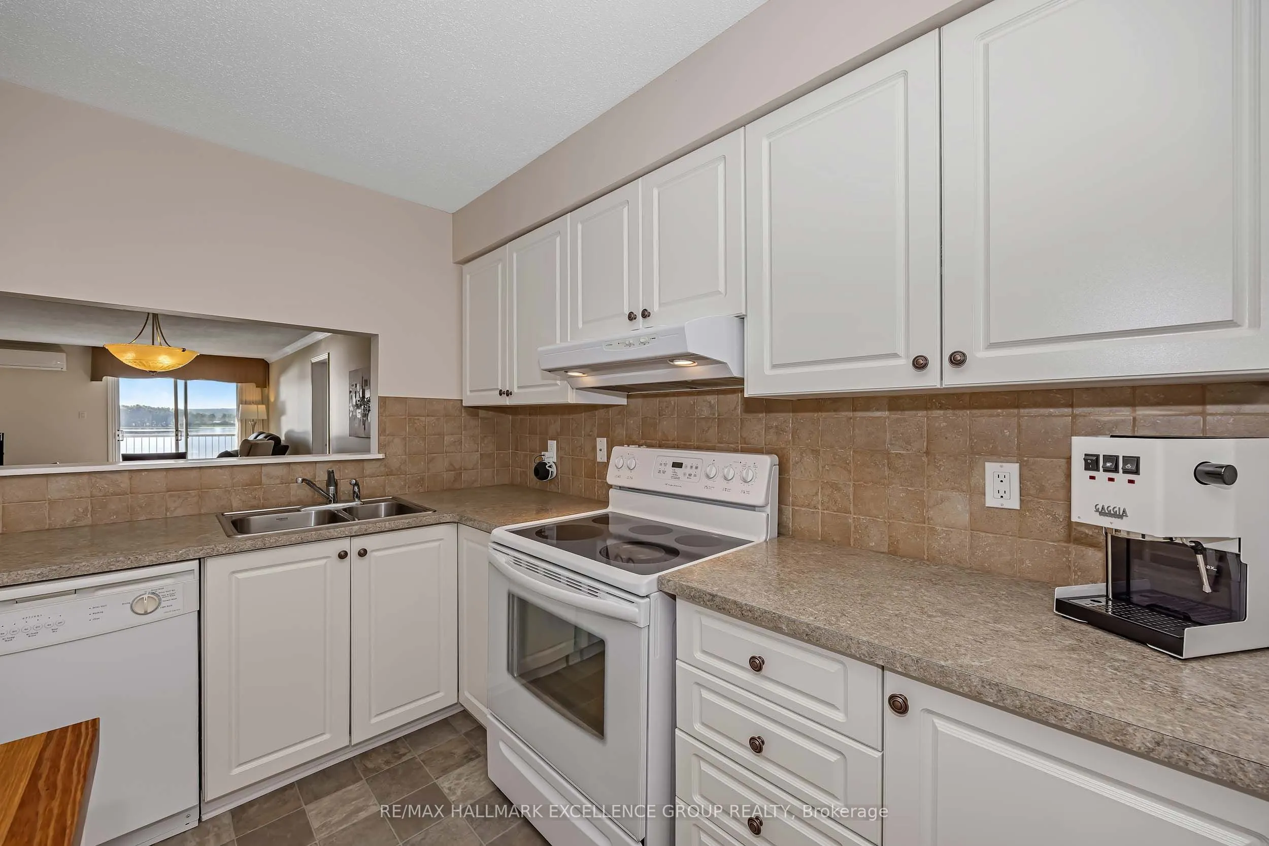 216 Edwards Street #4A