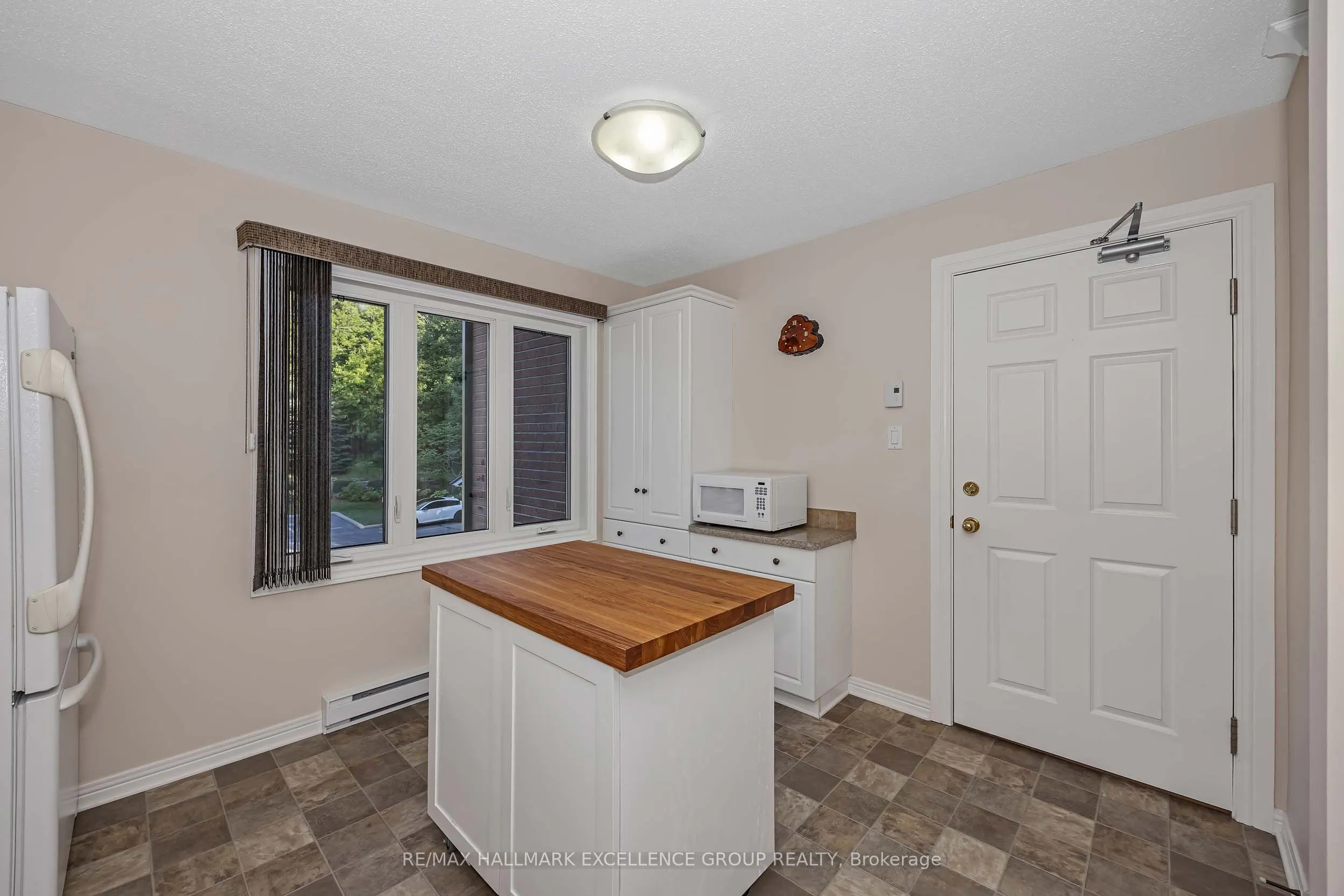 216 Edwards Street #4A