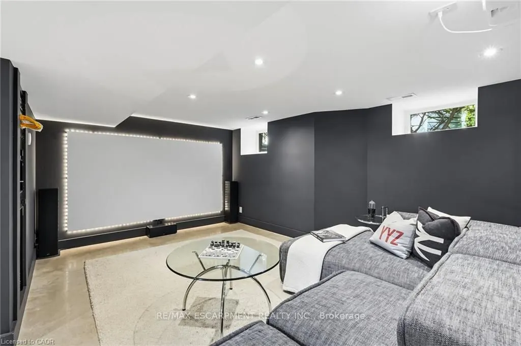 2 Freeman Place