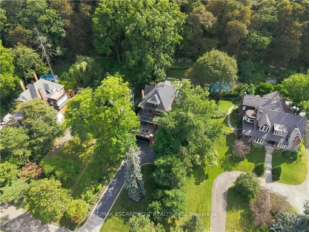 2 Freeman Place