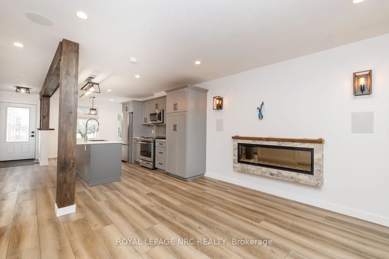 46 GRAYSTONE Crescent