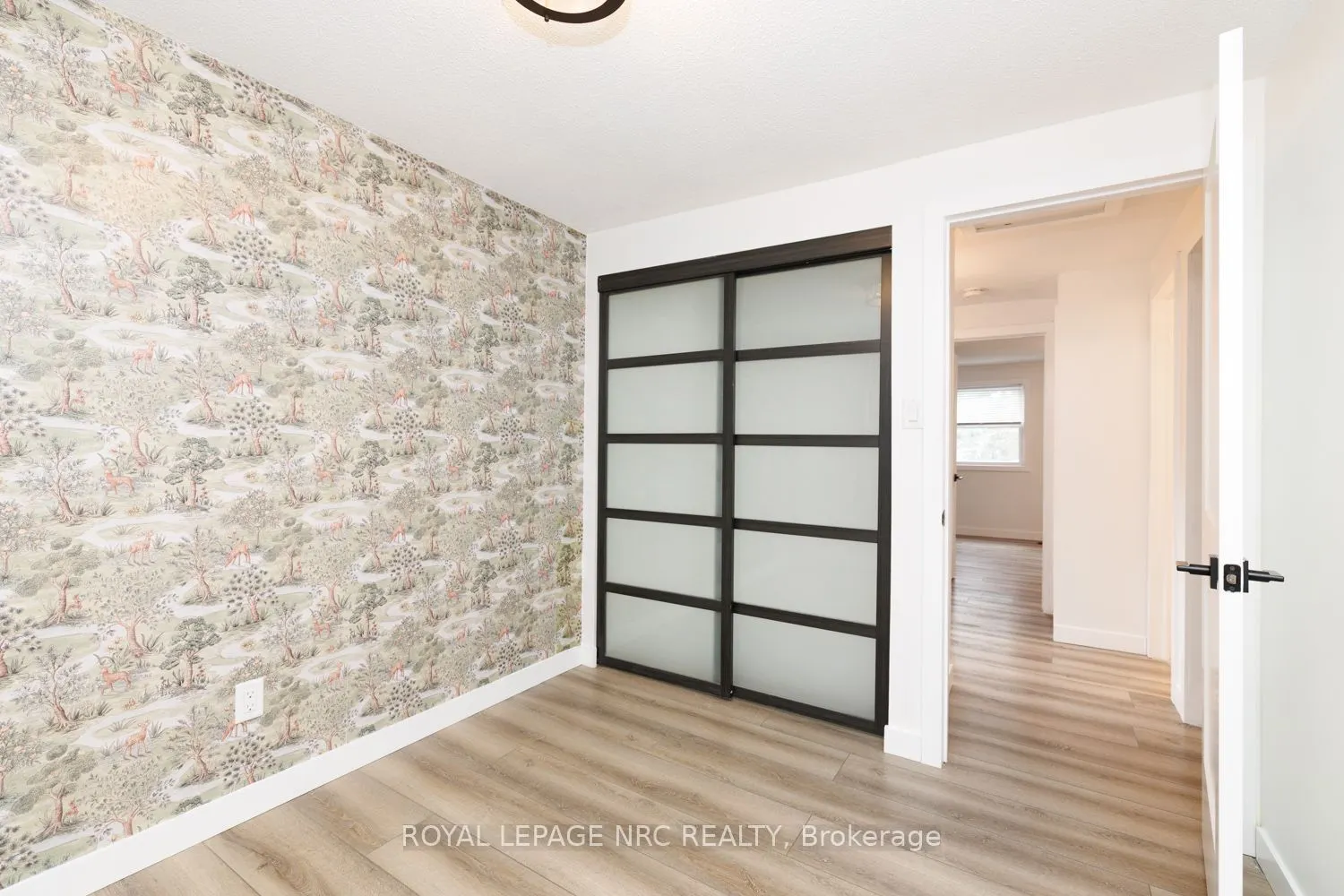46 GRAYSTONE Crescent