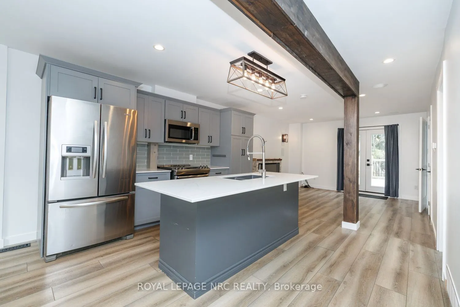 46 GRAYSTONE Crescent
