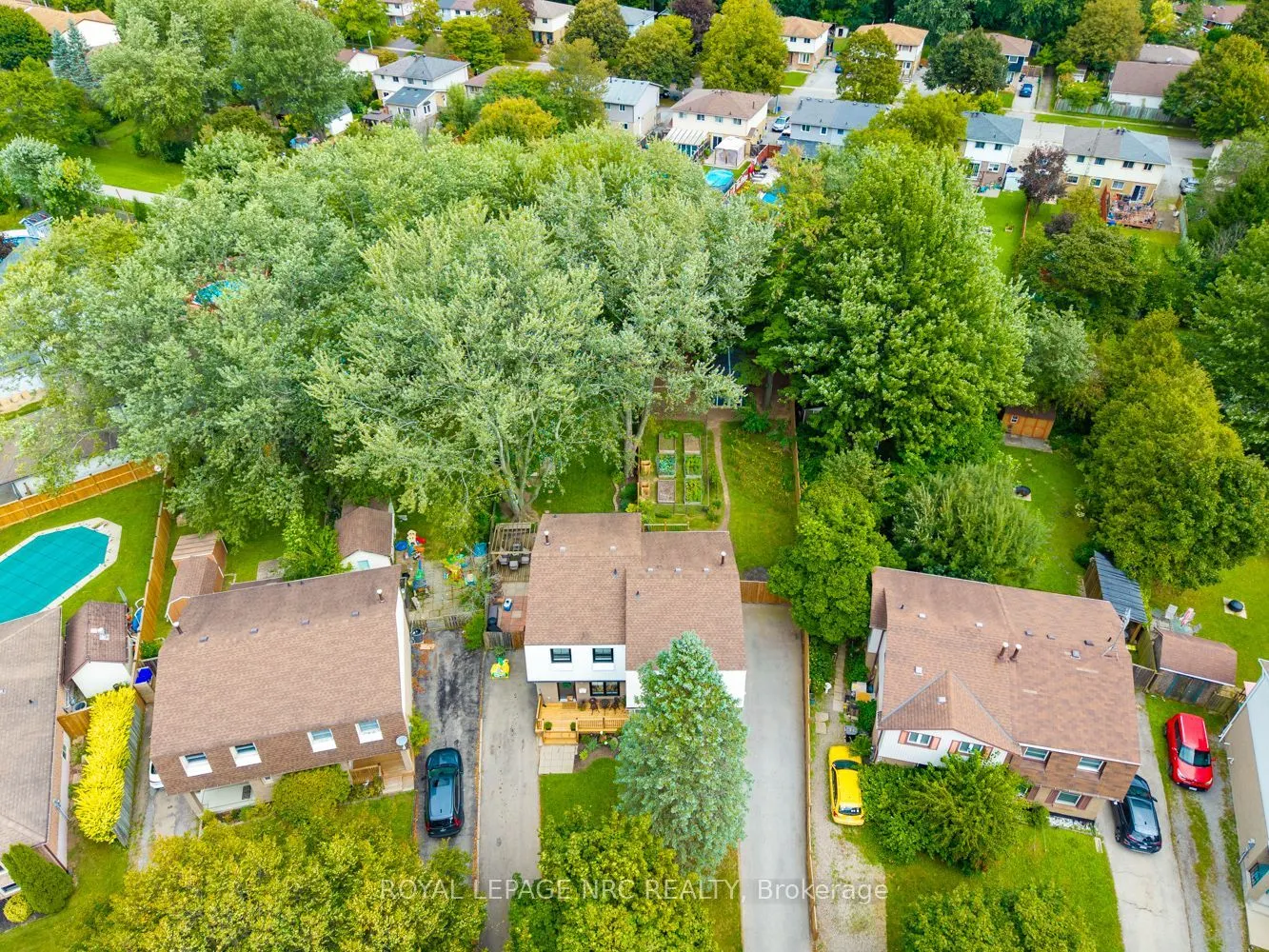 46 GRAYSTONE Crescent