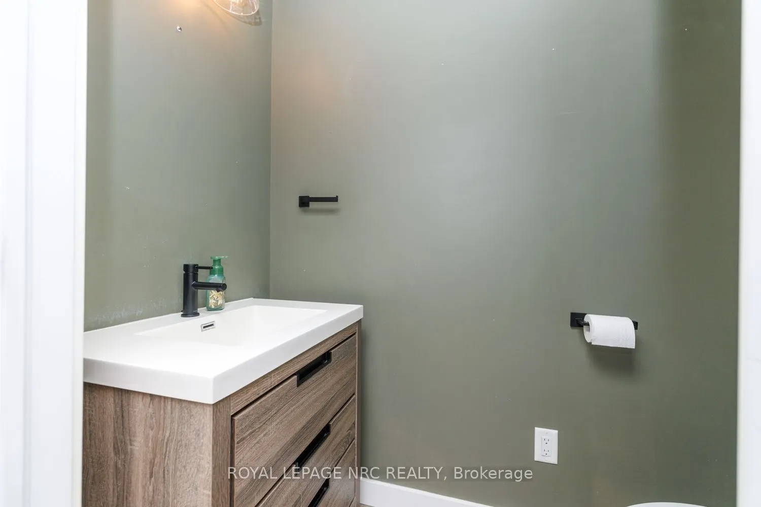 46 GRAYSTONE Crescent