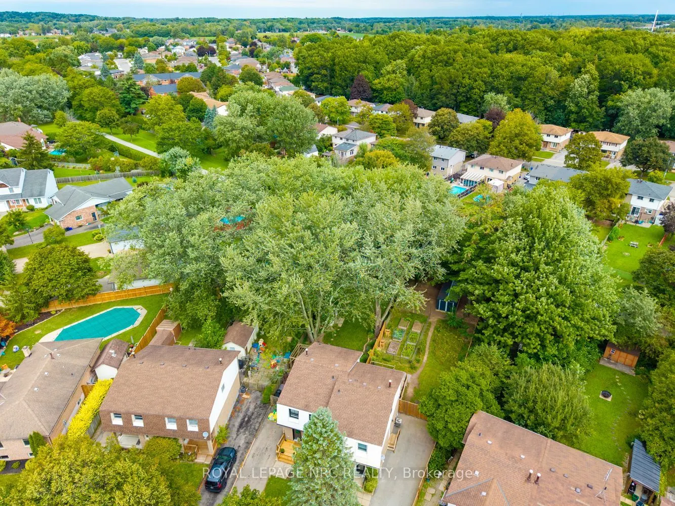 46 GRAYSTONE Crescent