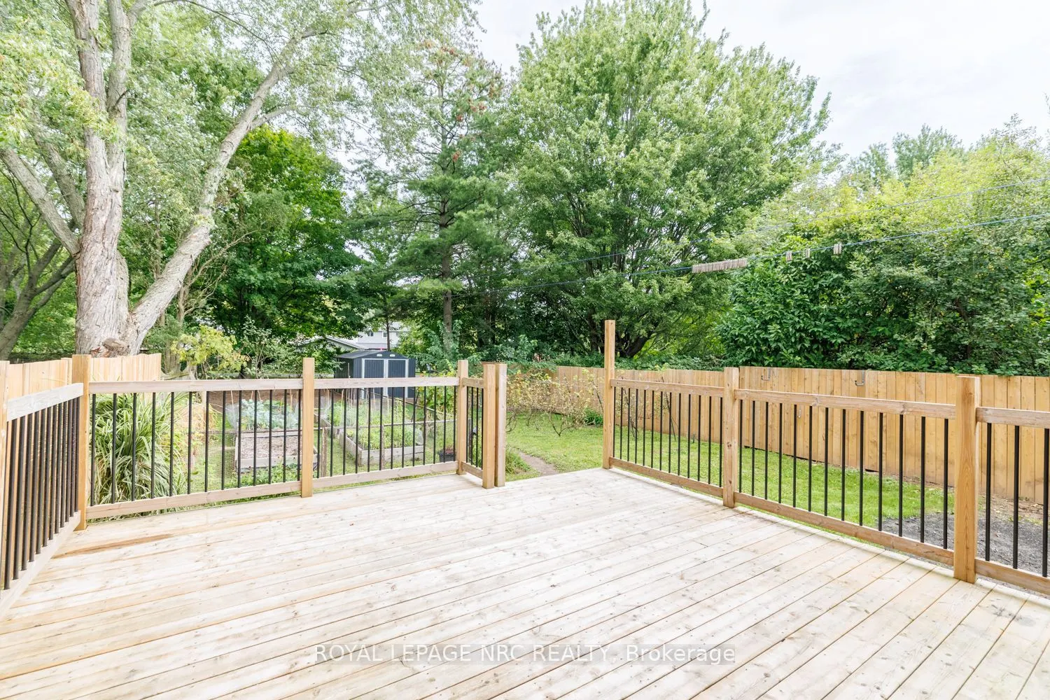 46 GRAYSTONE Crescent