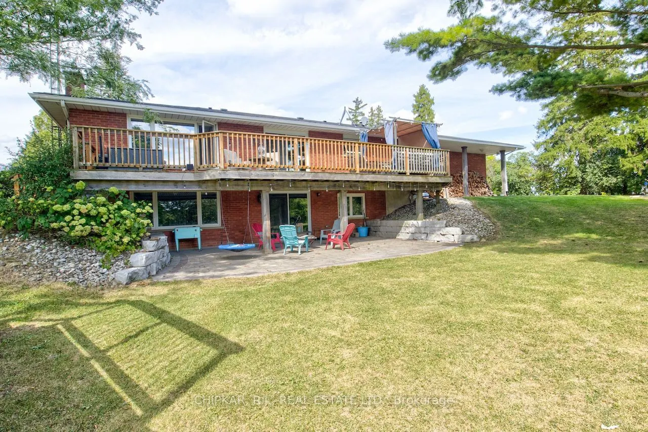 516 Governor's Road E
