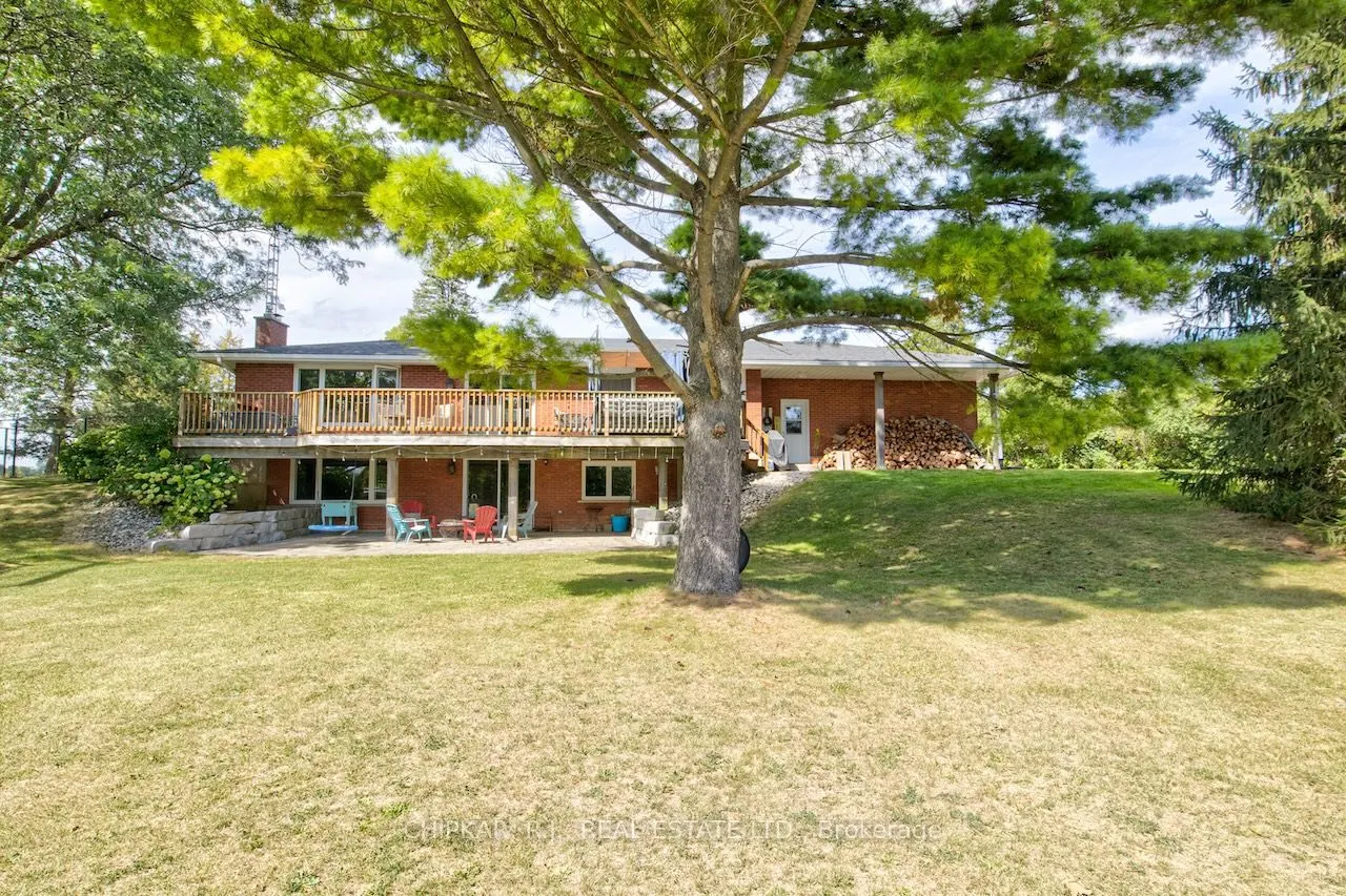 516 Governor's Road E